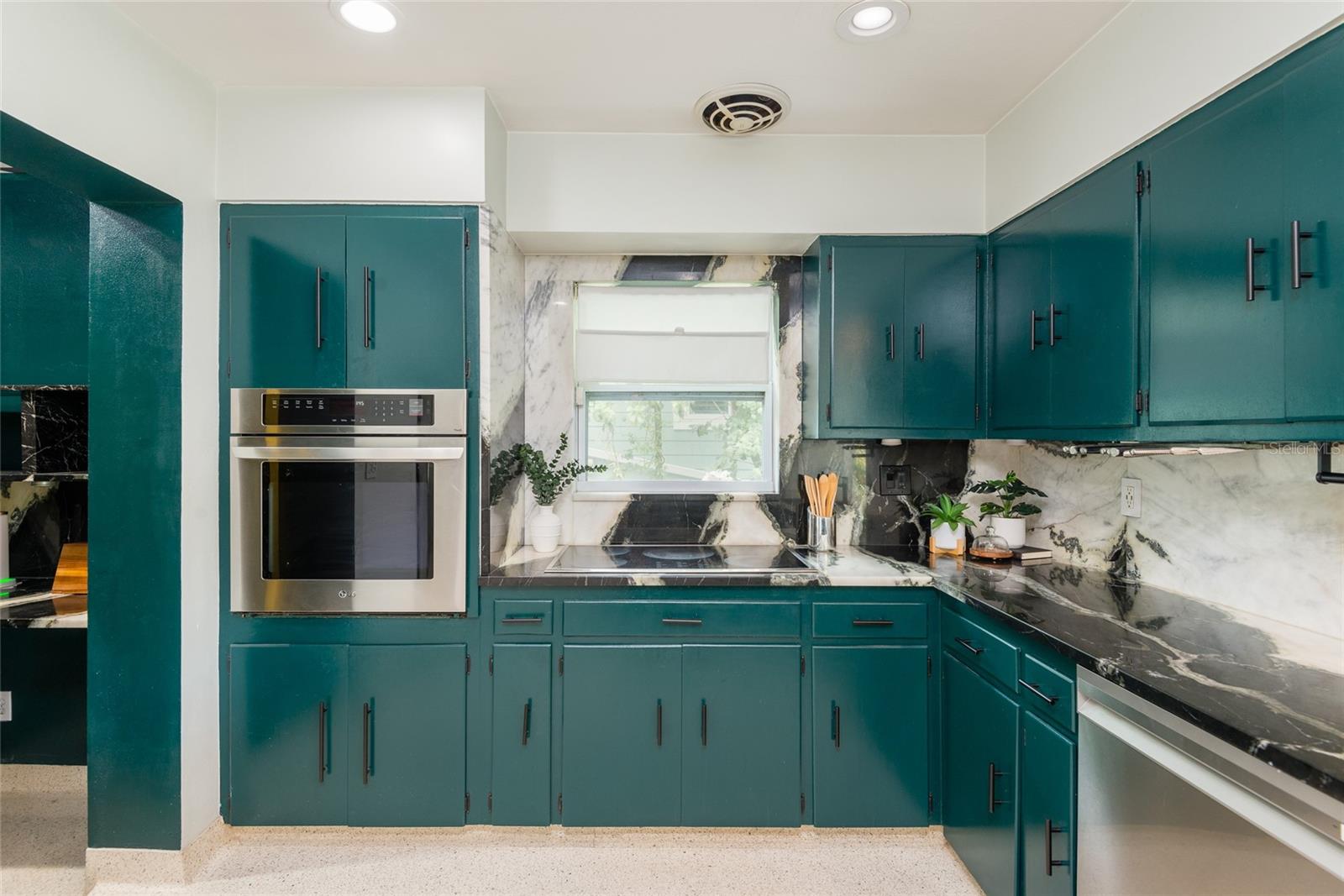 HAMNERS W E ALBIMAR - Residential