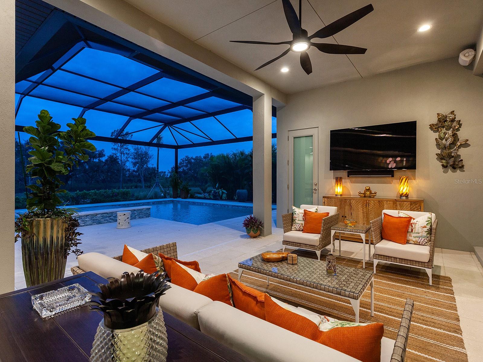 FOUNDERS CLUB - Residential