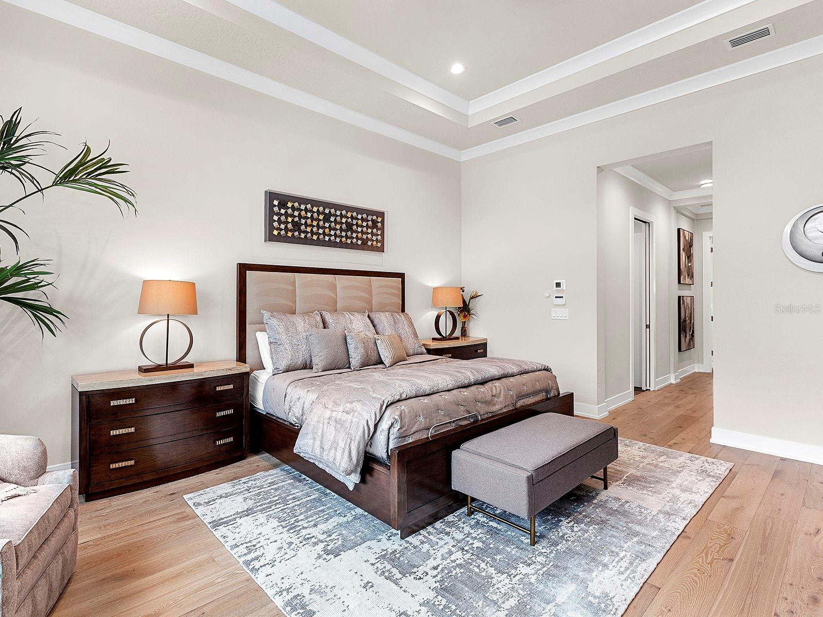 FOUNDERS CLUB - Residential