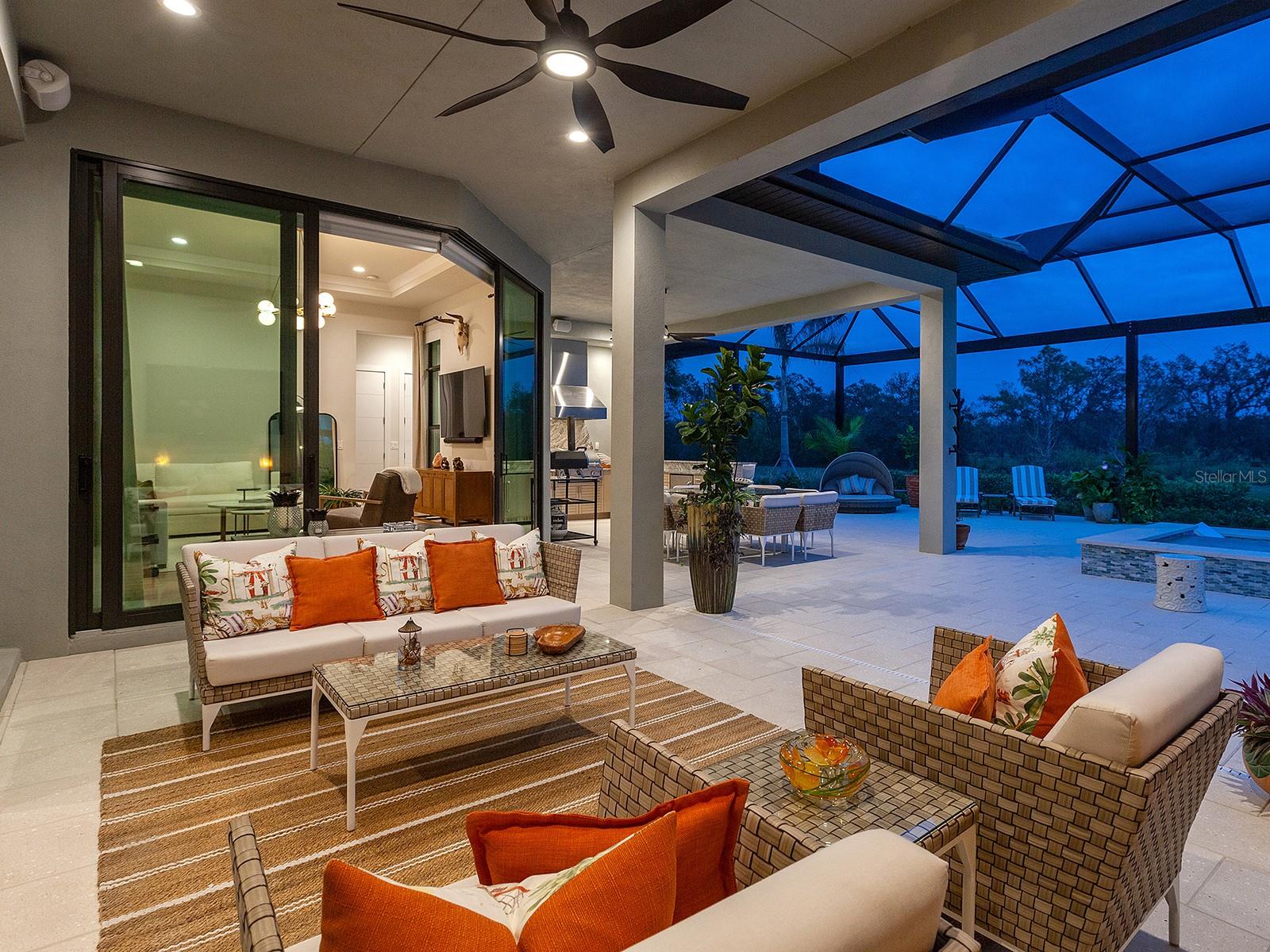 FOUNDERS CLUB - Residential