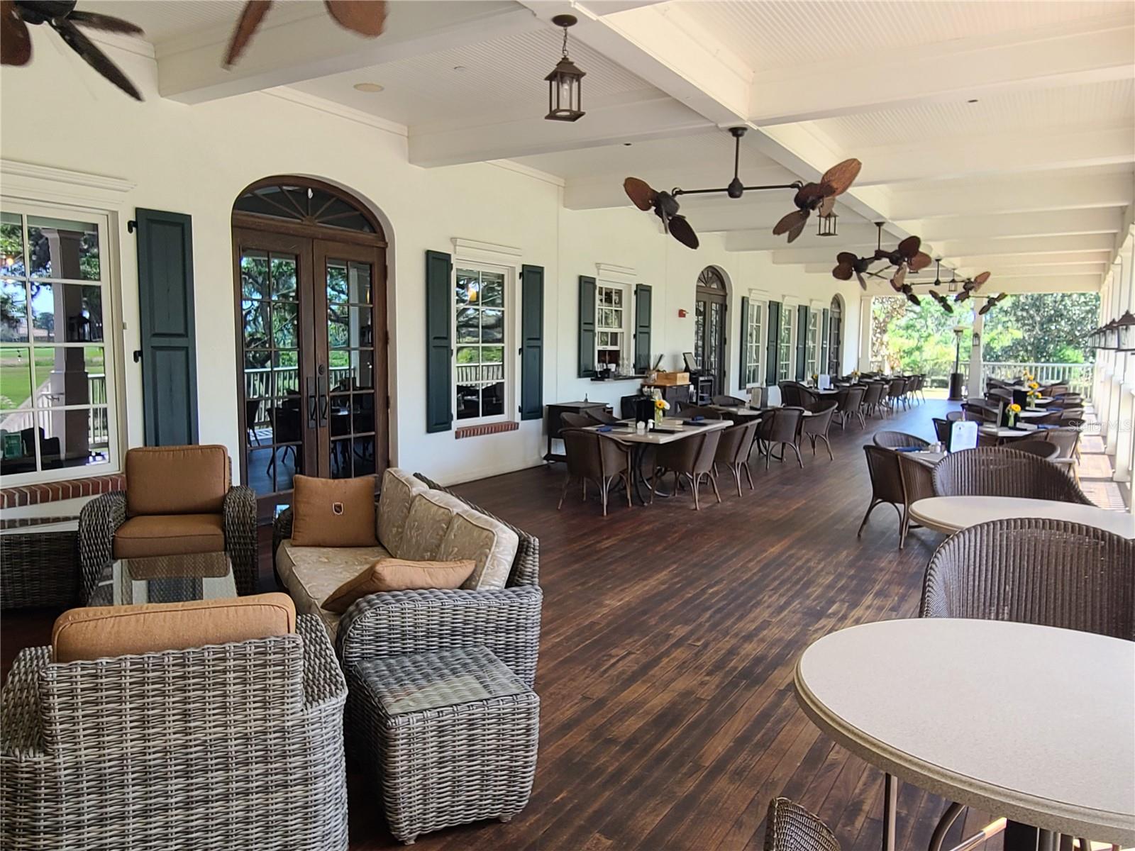 FOUNDERS CLUB - Residential