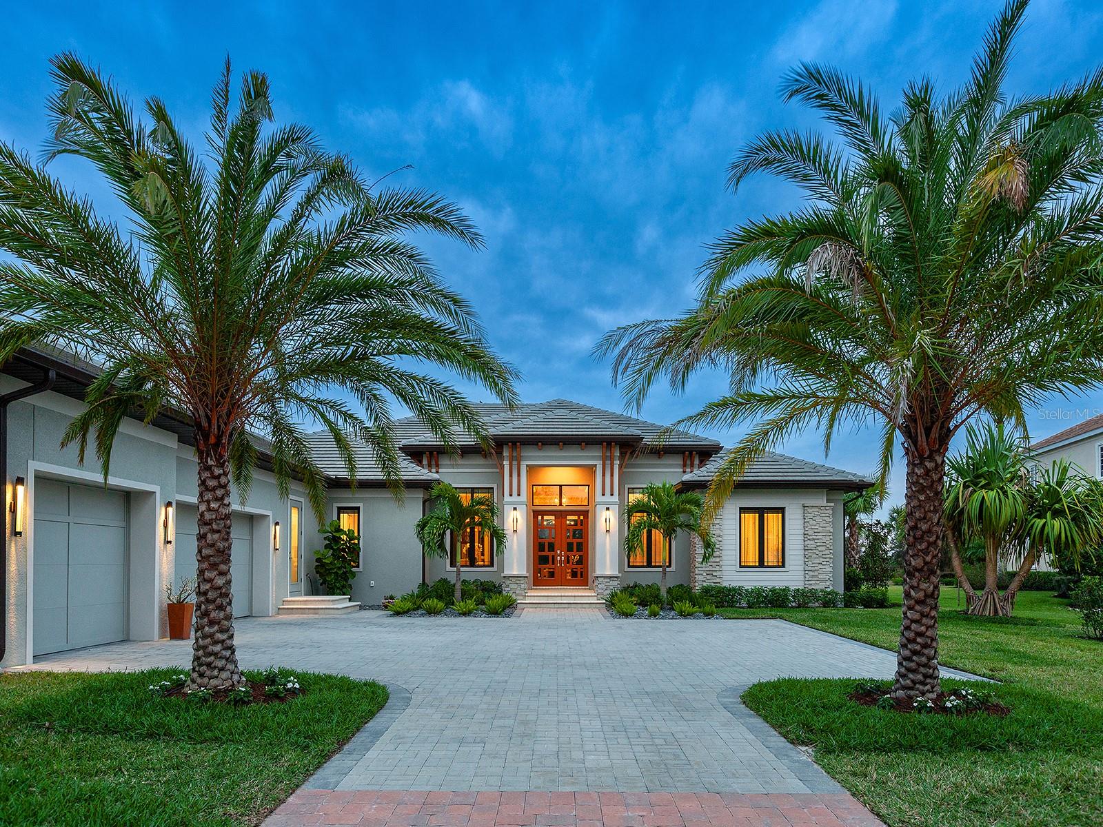FOUNDERS CLUB - Residential