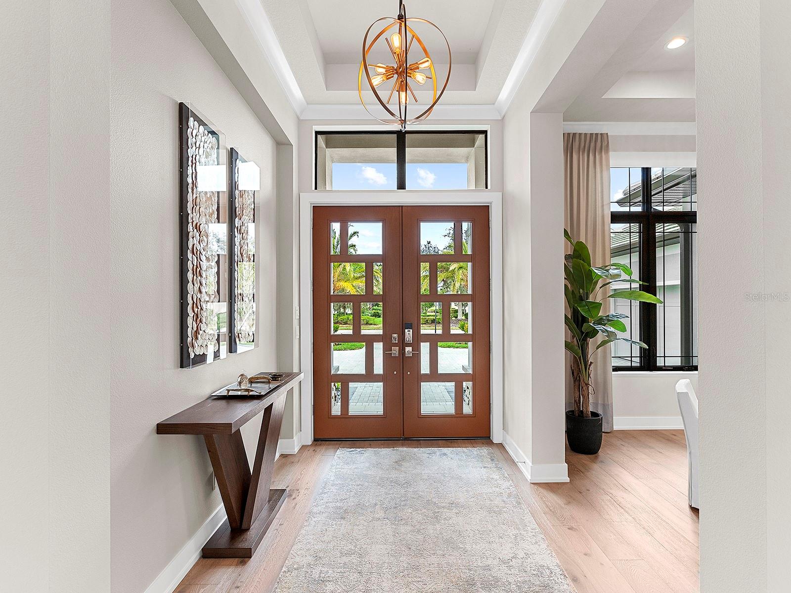 FOUNDERS CLUB - Residential