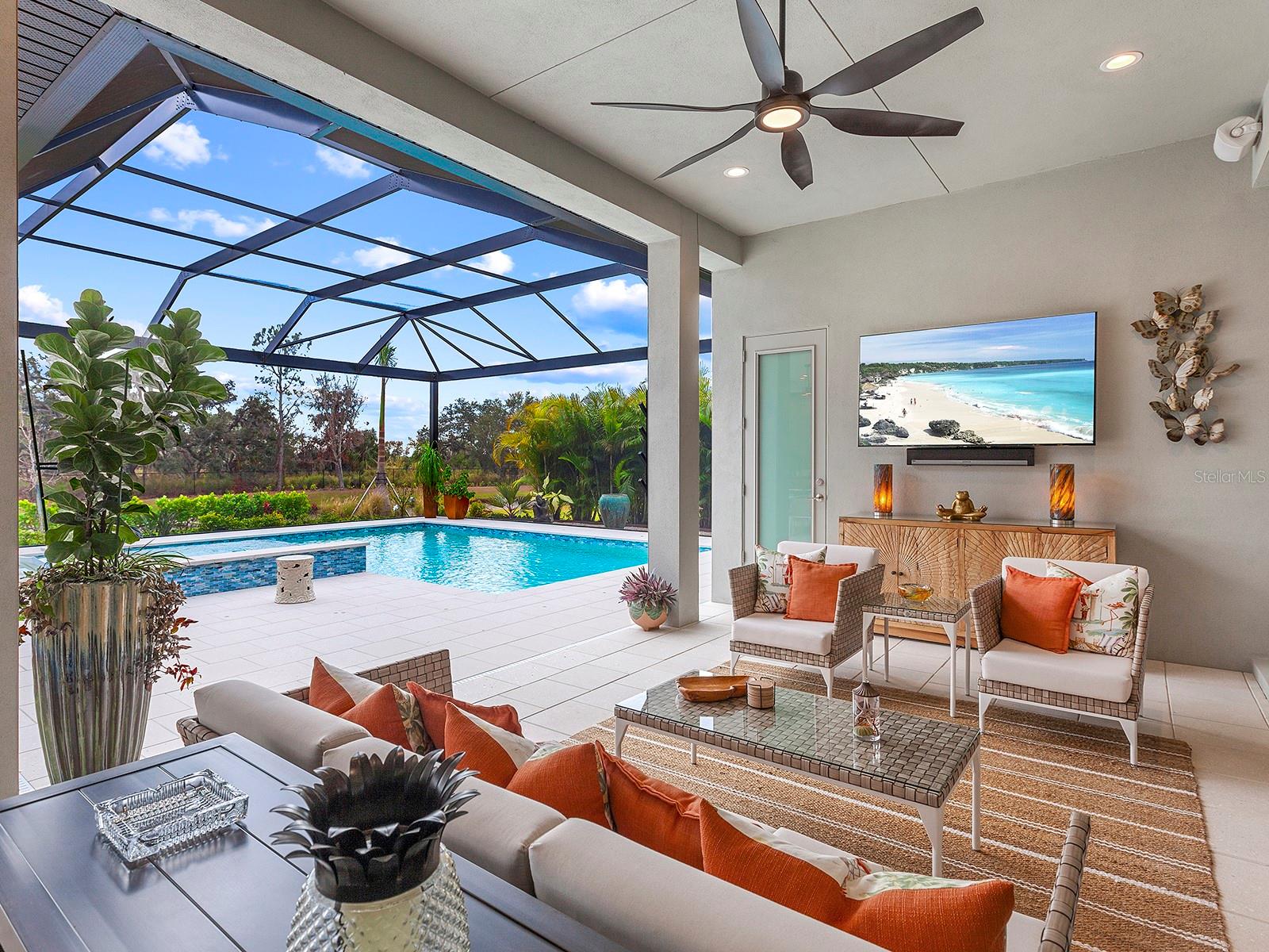 FOUNDERS CLUB - Residential