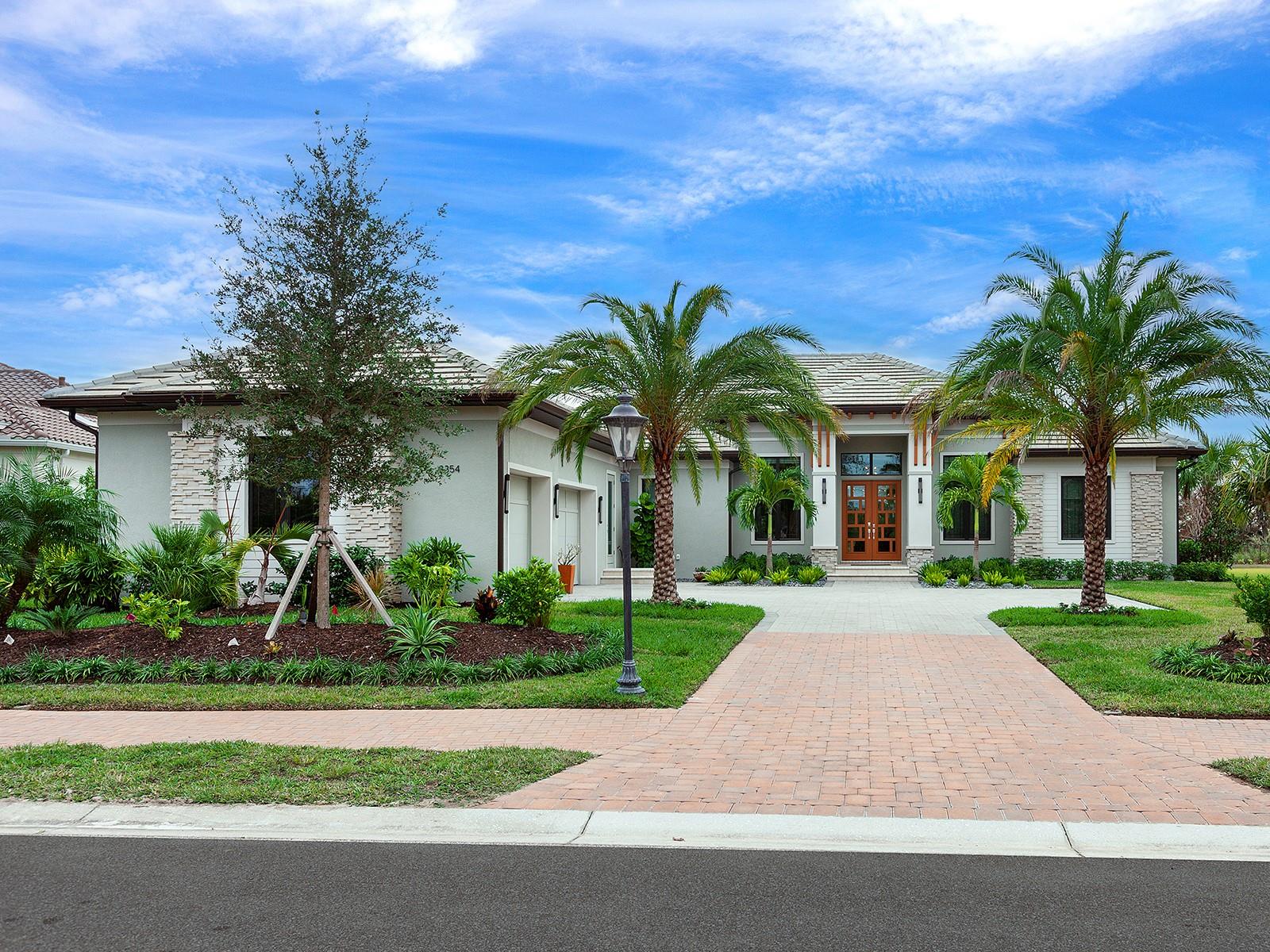 FOUNDERS CLUB - Residential
