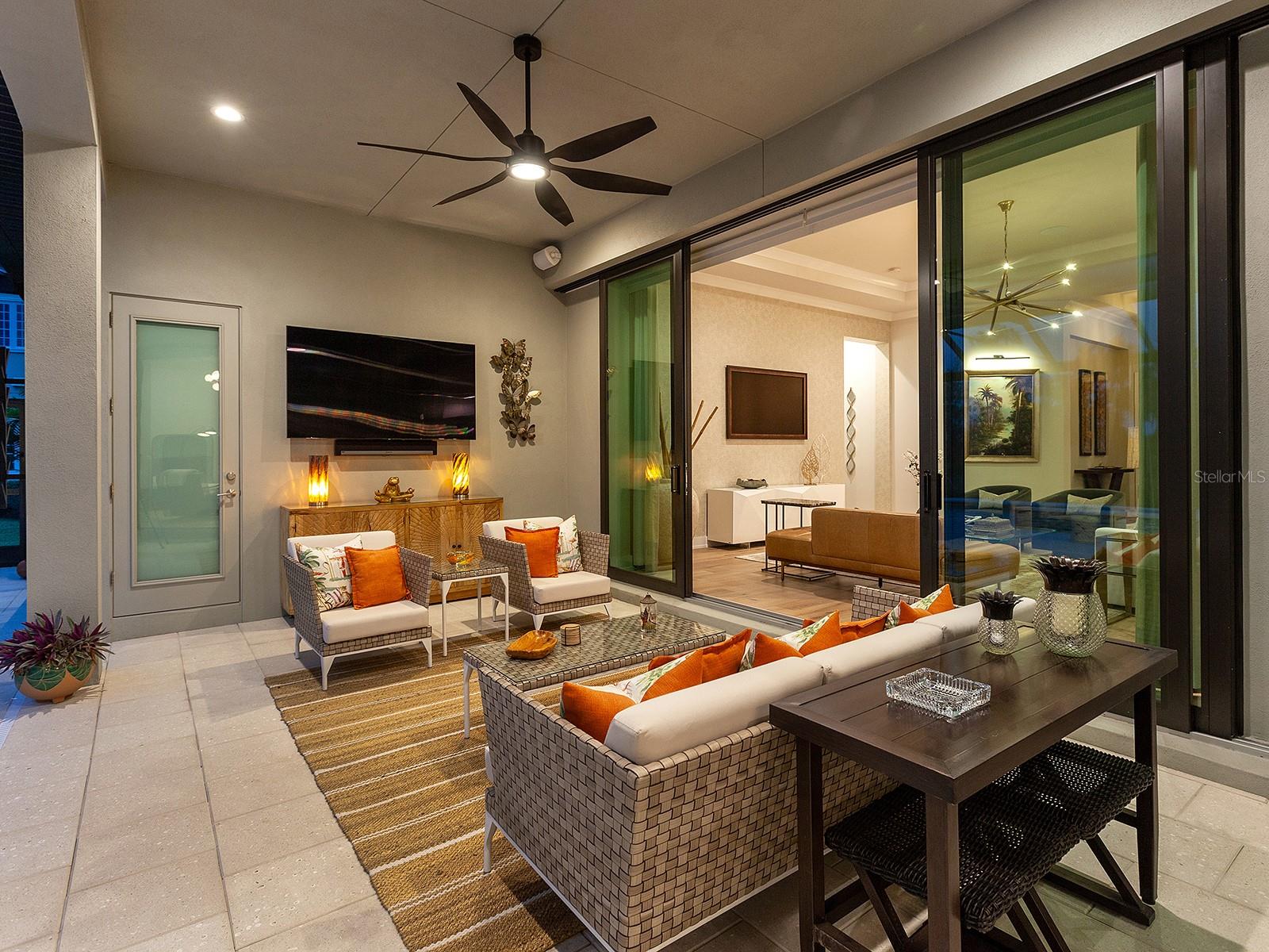 FOUNDERS CLUB - Residential