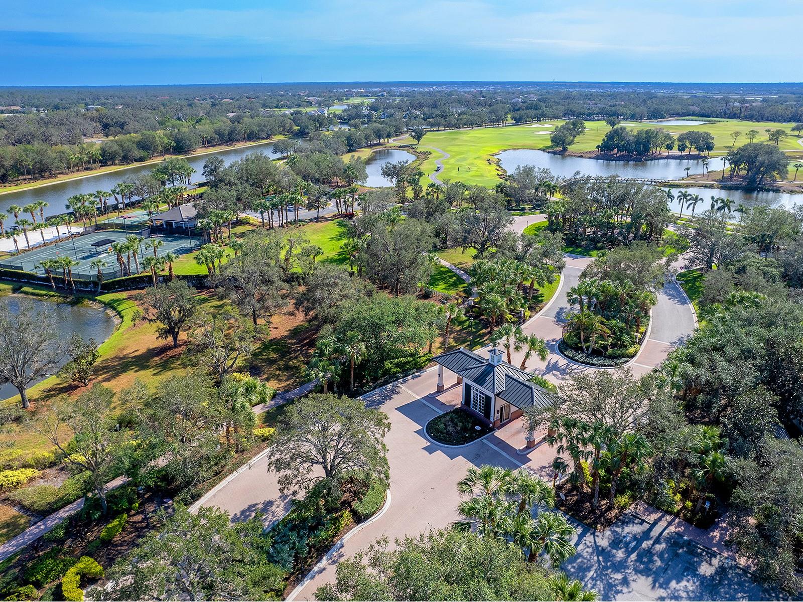 FOUNDERS CLUB - Residential