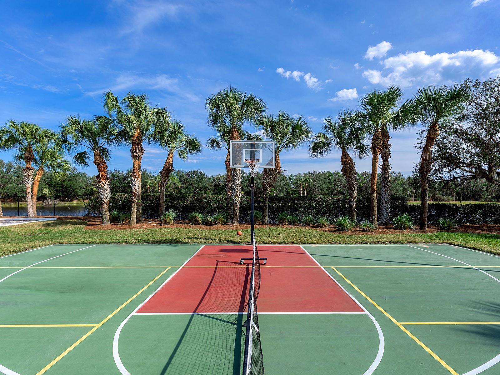 FOUNDERS CLUB - Residential