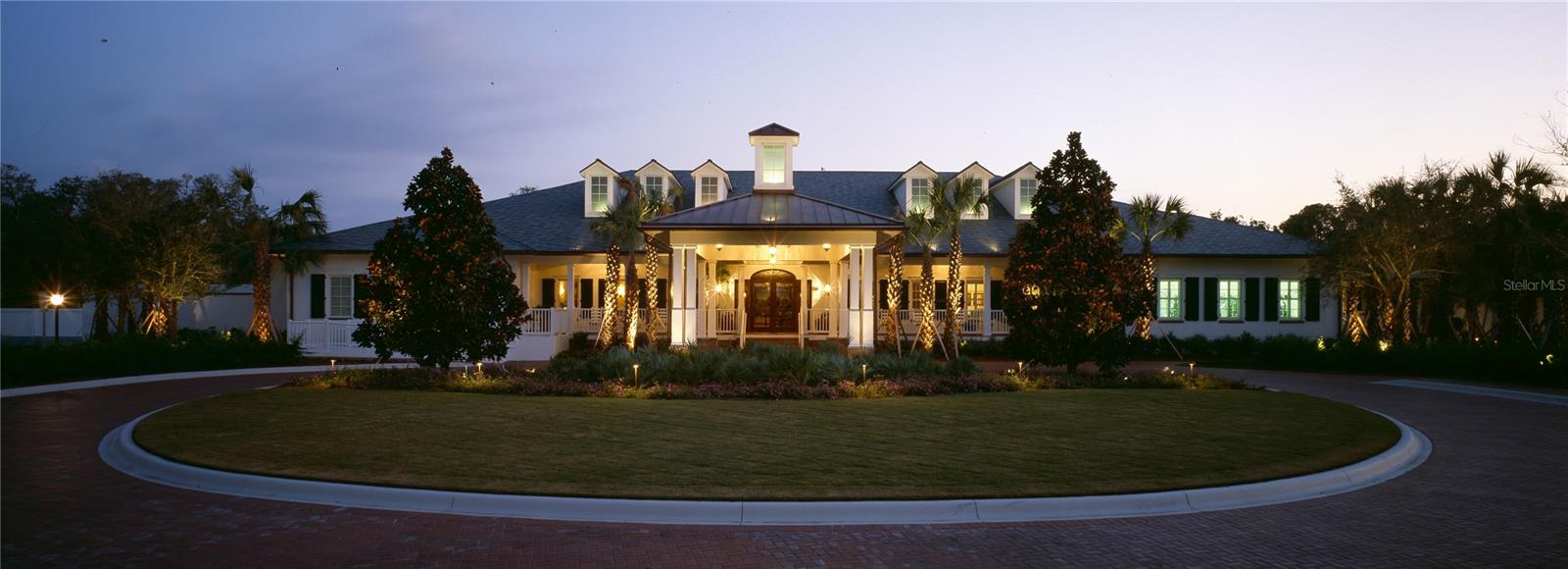 FOUNDERS CLUB - Residential