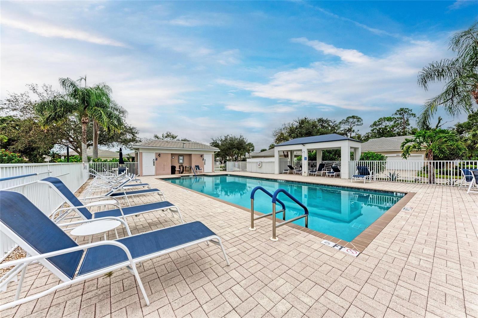 FAIRWAY GLEN ST ANDREWS PARK - Residential