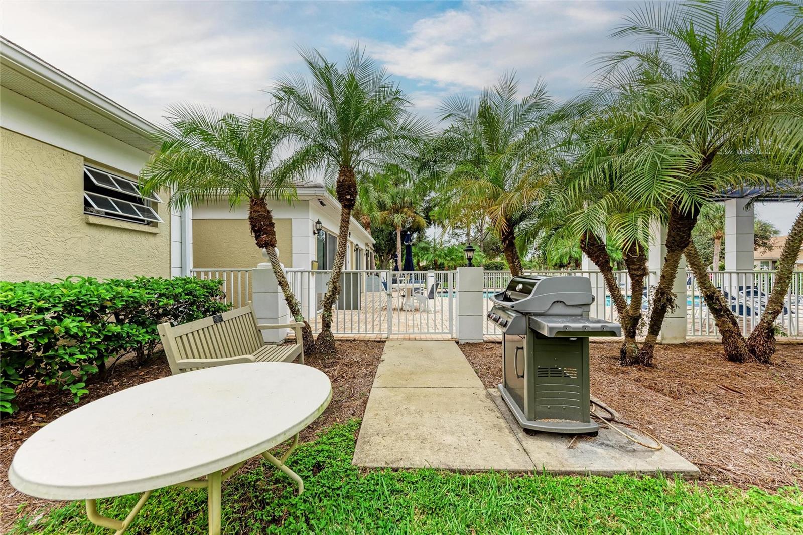 FAIRWAY GLEN ST ANDREWS PARK - Residential