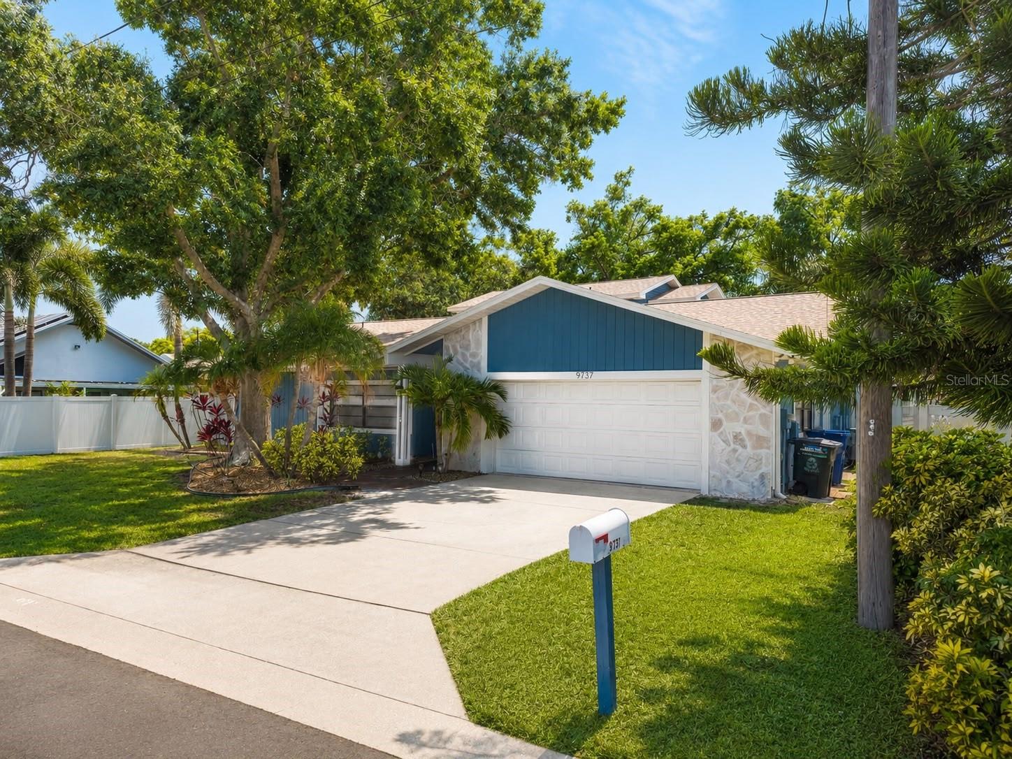 COUNTRY GENTLEMEN ACRES - Residential Income