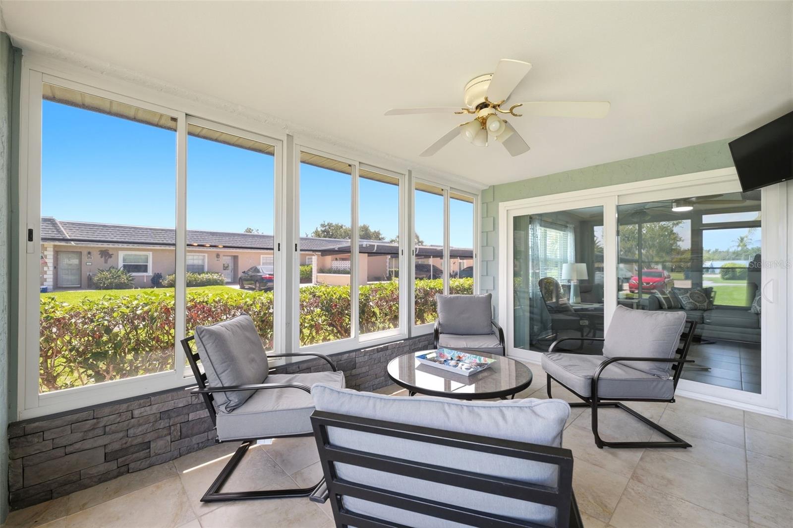 07 SPGS VILLAS CONDO - Residential