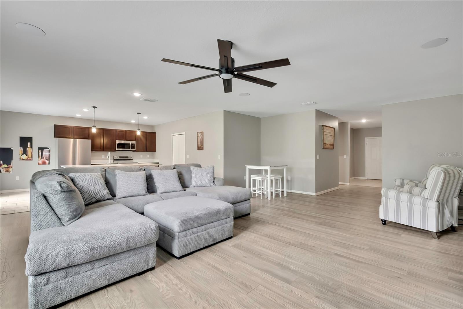ROYAL HIGHLANDS - Residential
