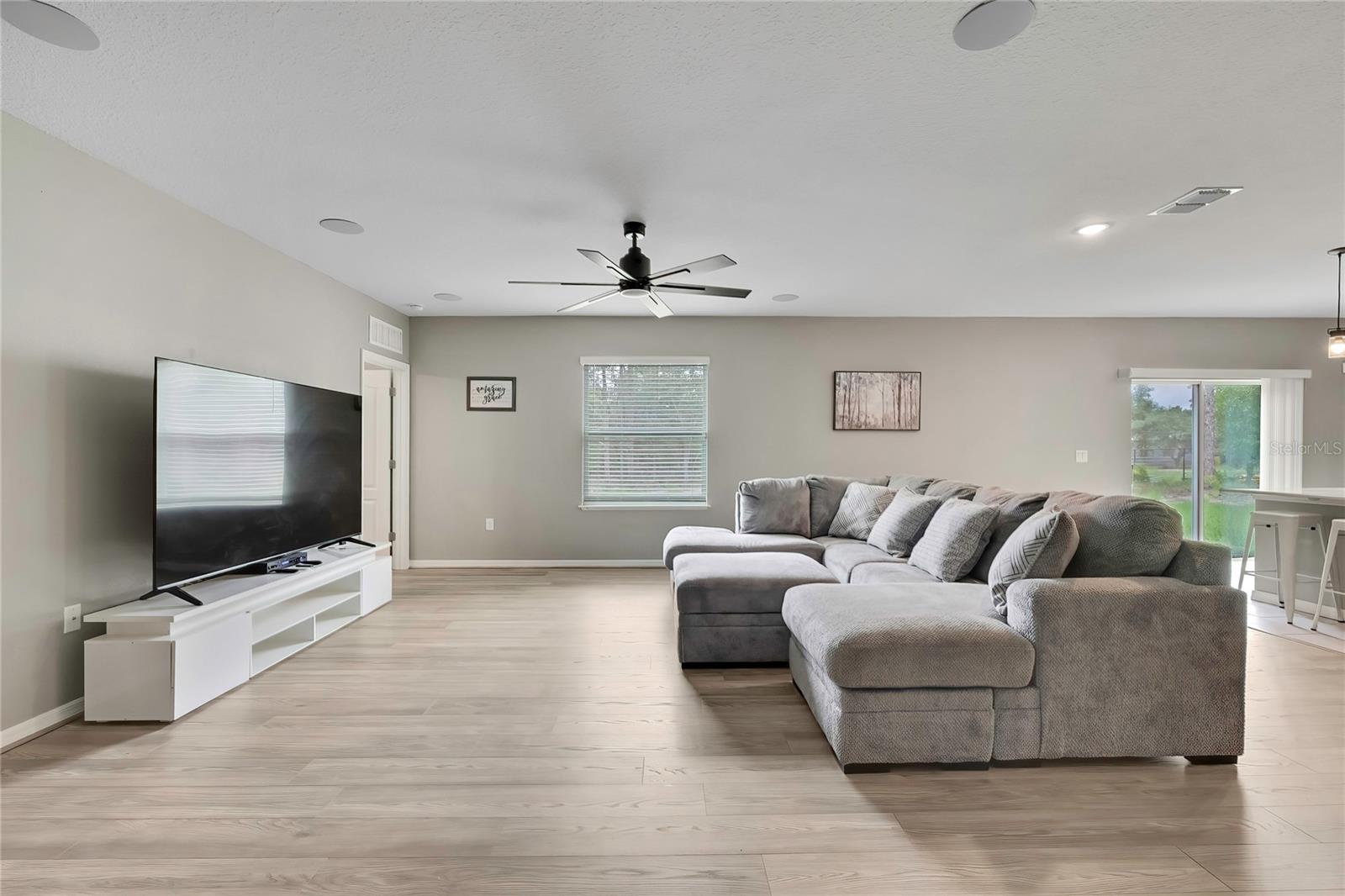ROYAL HIGHLANDS - Residential