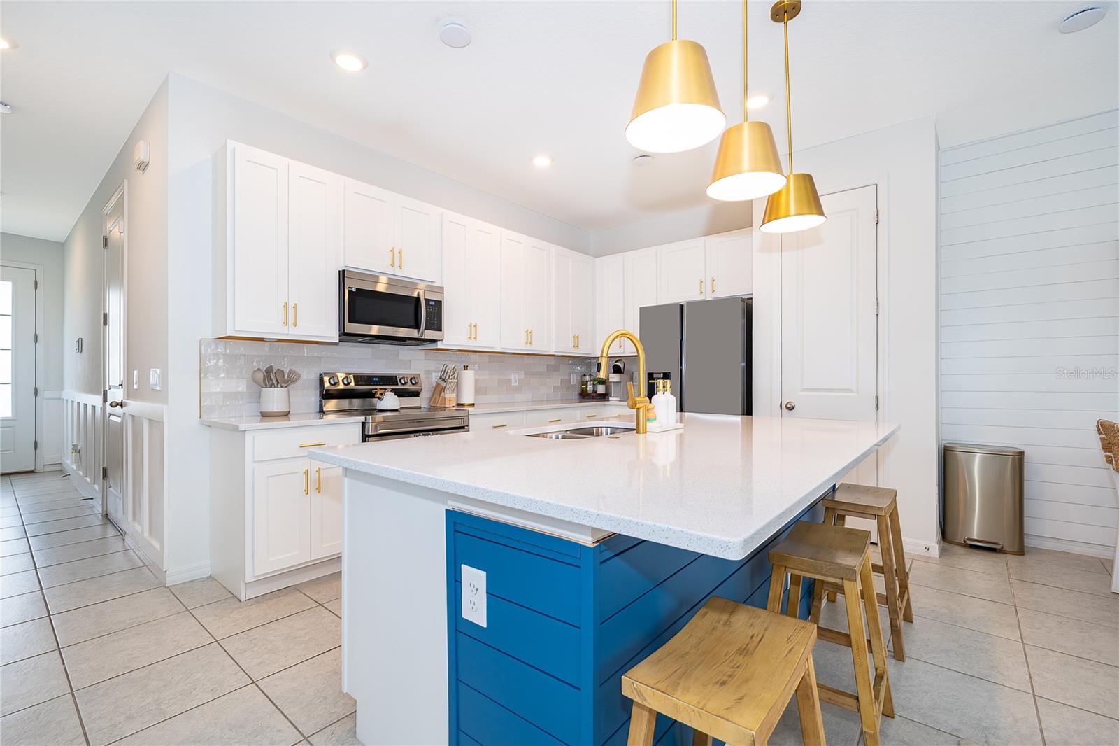 FESTIVAL PHASE 5 - Residential Lease
