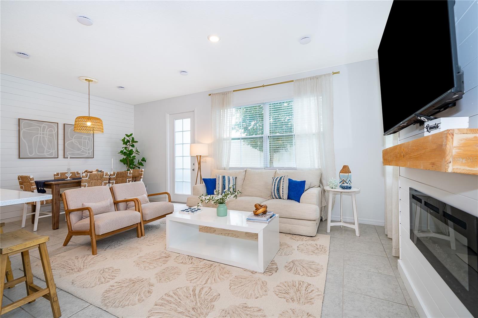 FESTIVAL PHASE 5 - Residential Lease