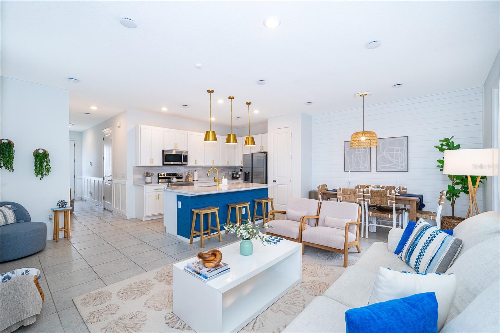 FESTIVAL PHASE 5 - Residential Lease