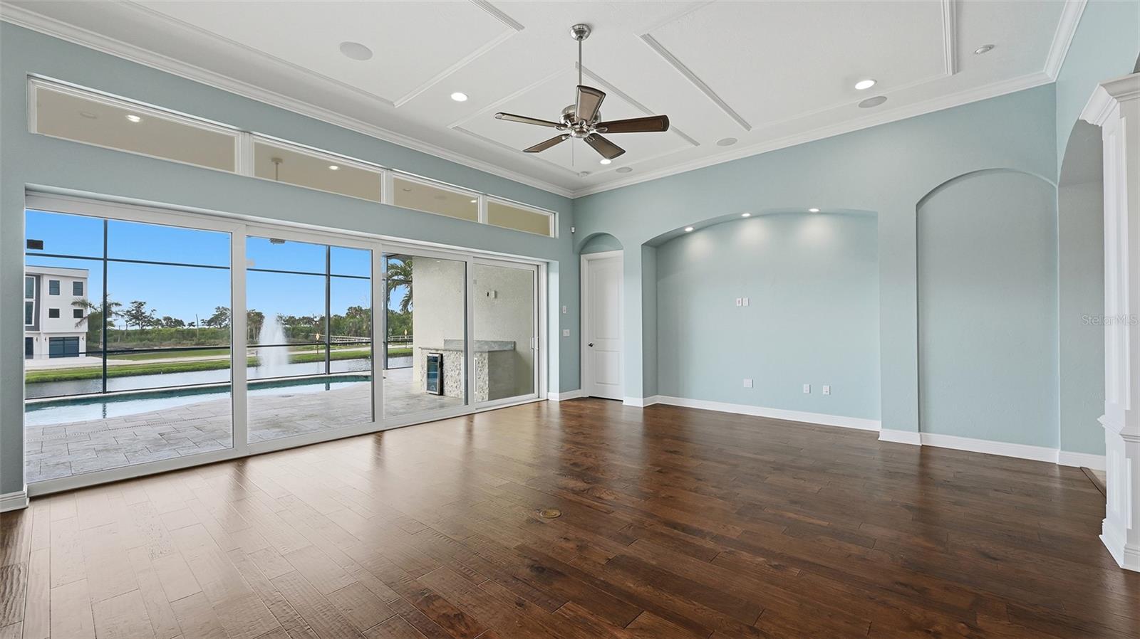 LEGENDS BAY - Residential
