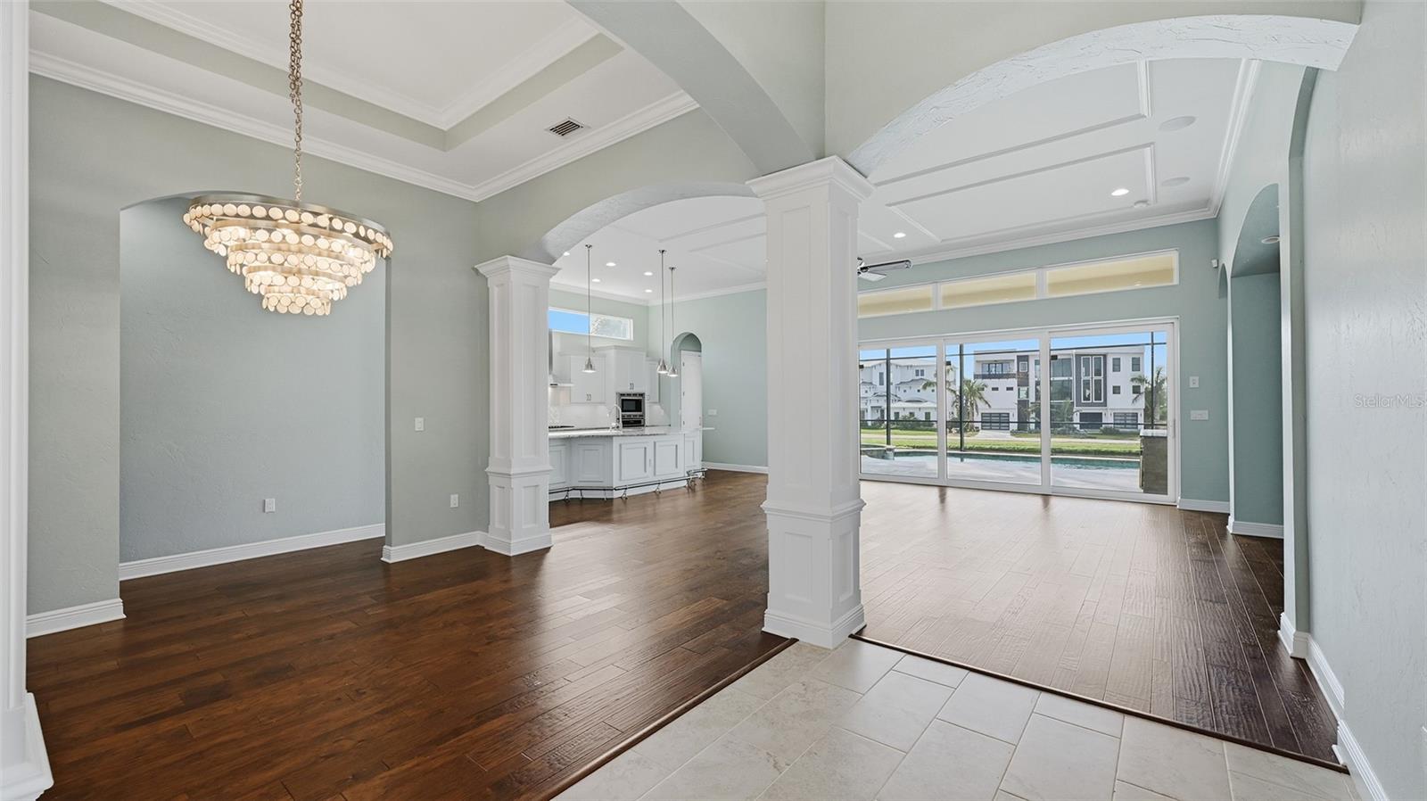LEGENDS BAY - Residential