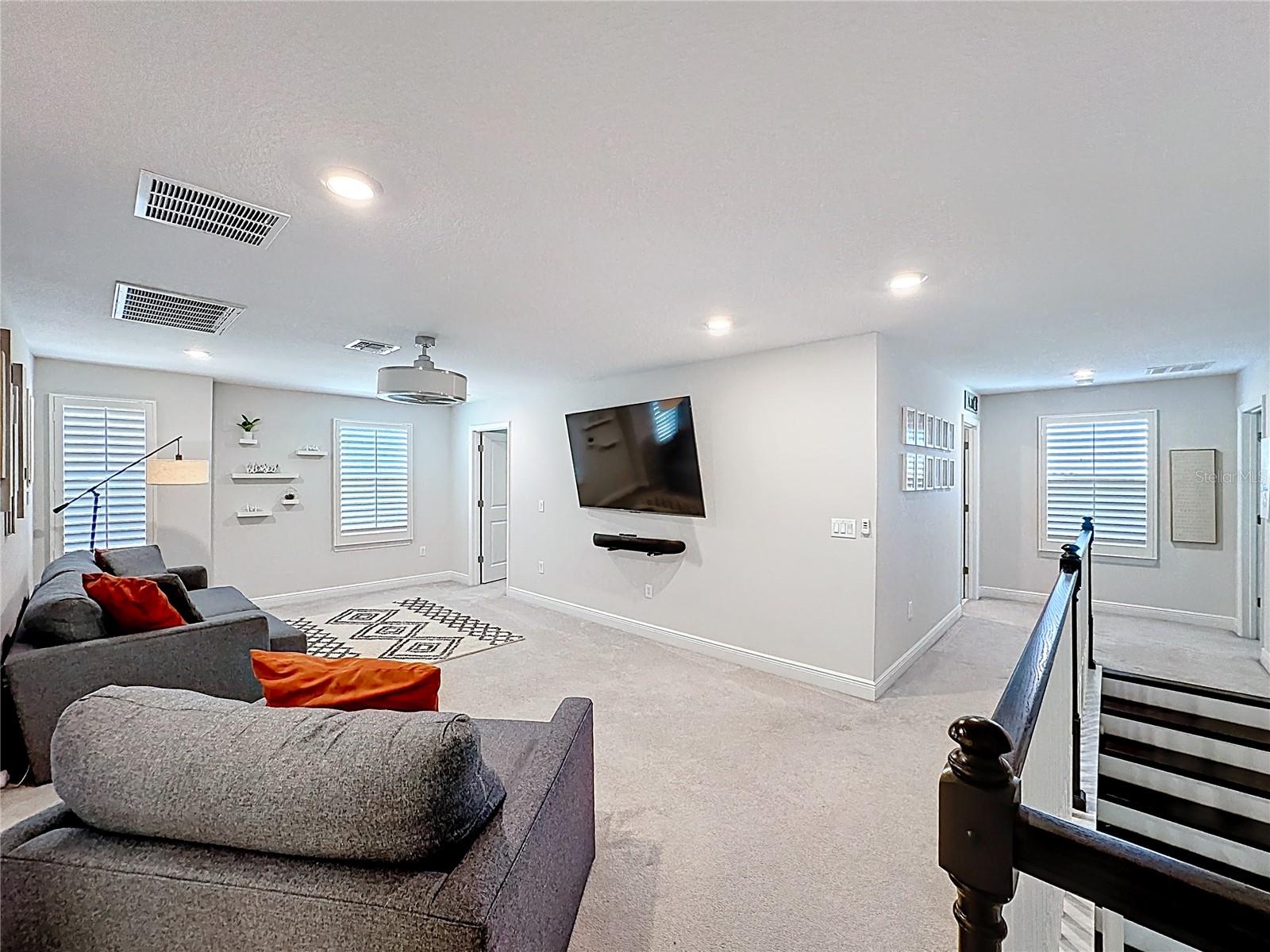 OAKLAND TRAILS - Residential Lease
