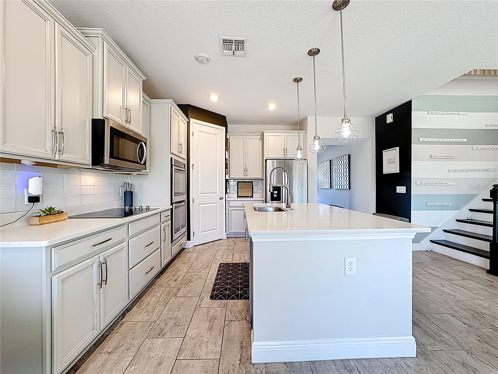 OAKLAND TRAILS - Residential Lease