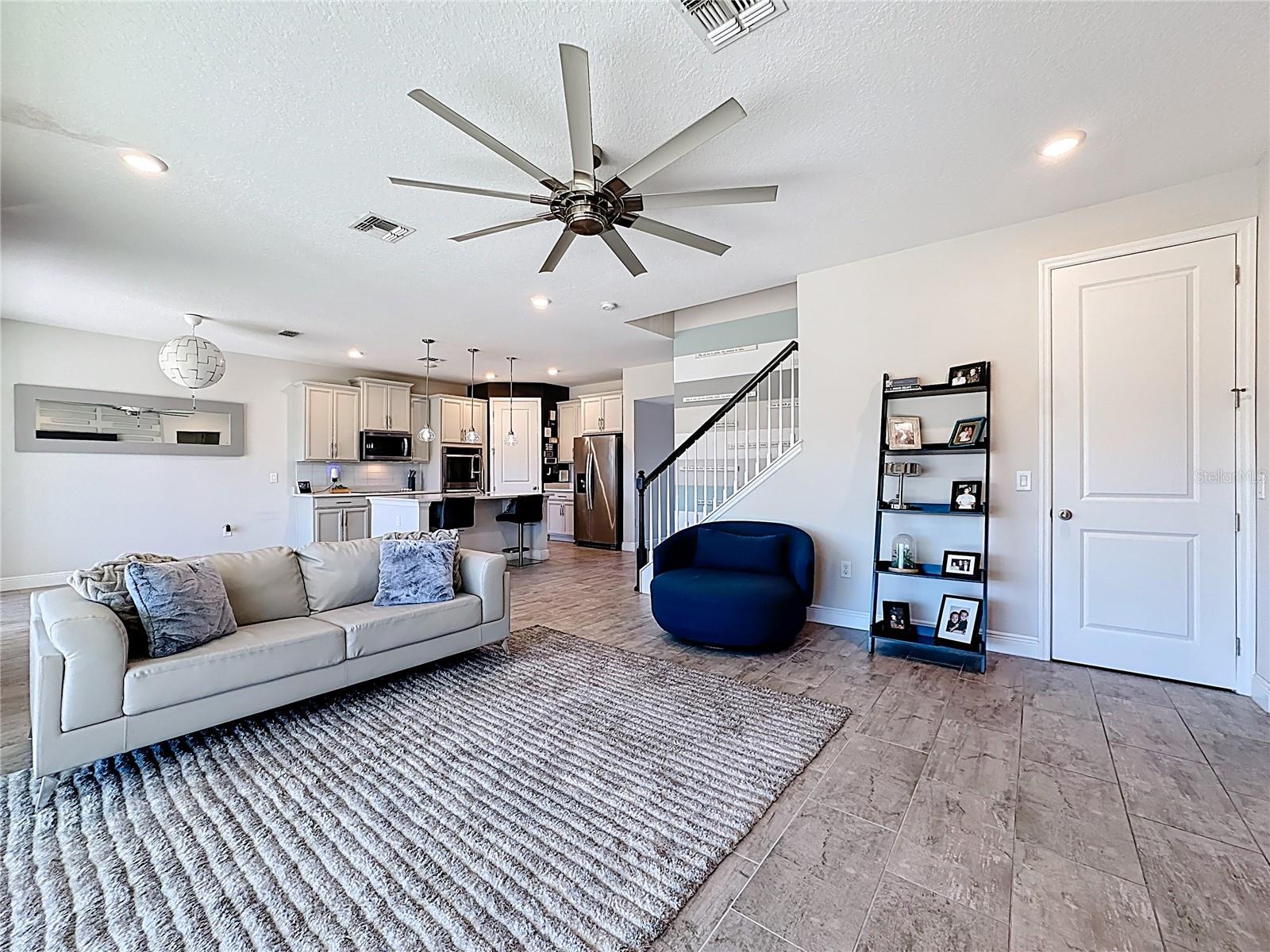 OAKLAND TRAILS - Residential Lease