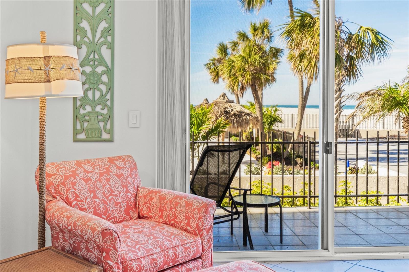 LIDO BEACH CLUB - Residential