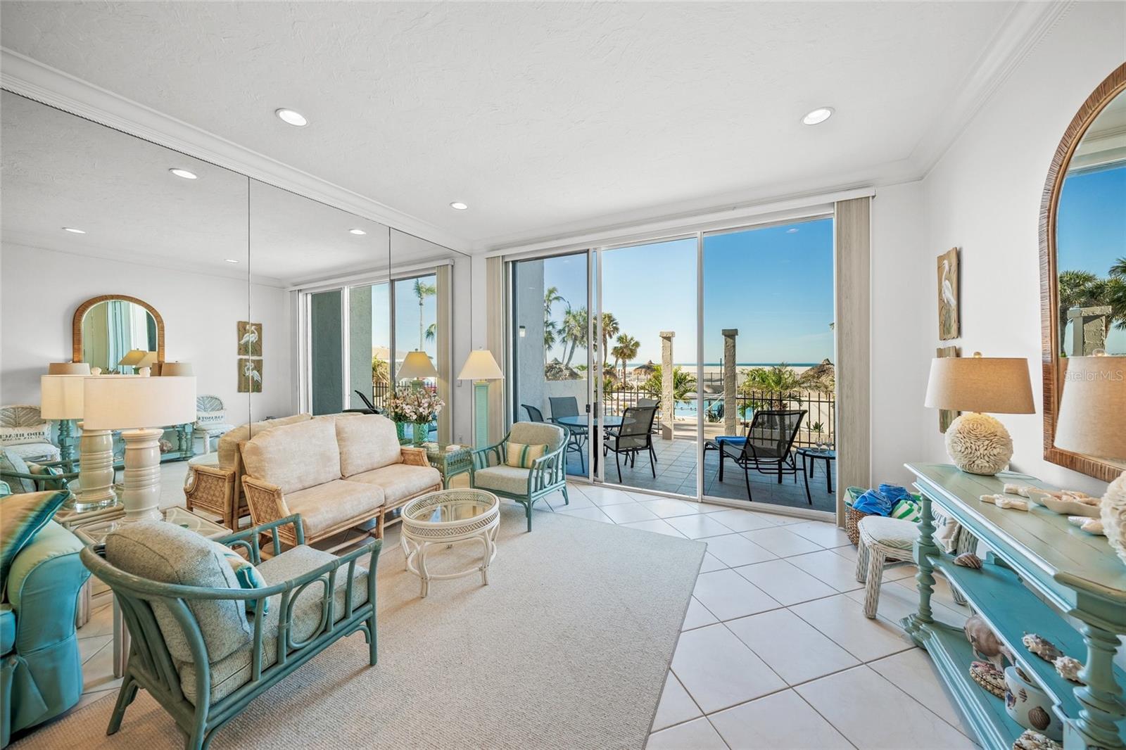 LIDO BEACH CLUB - Residential