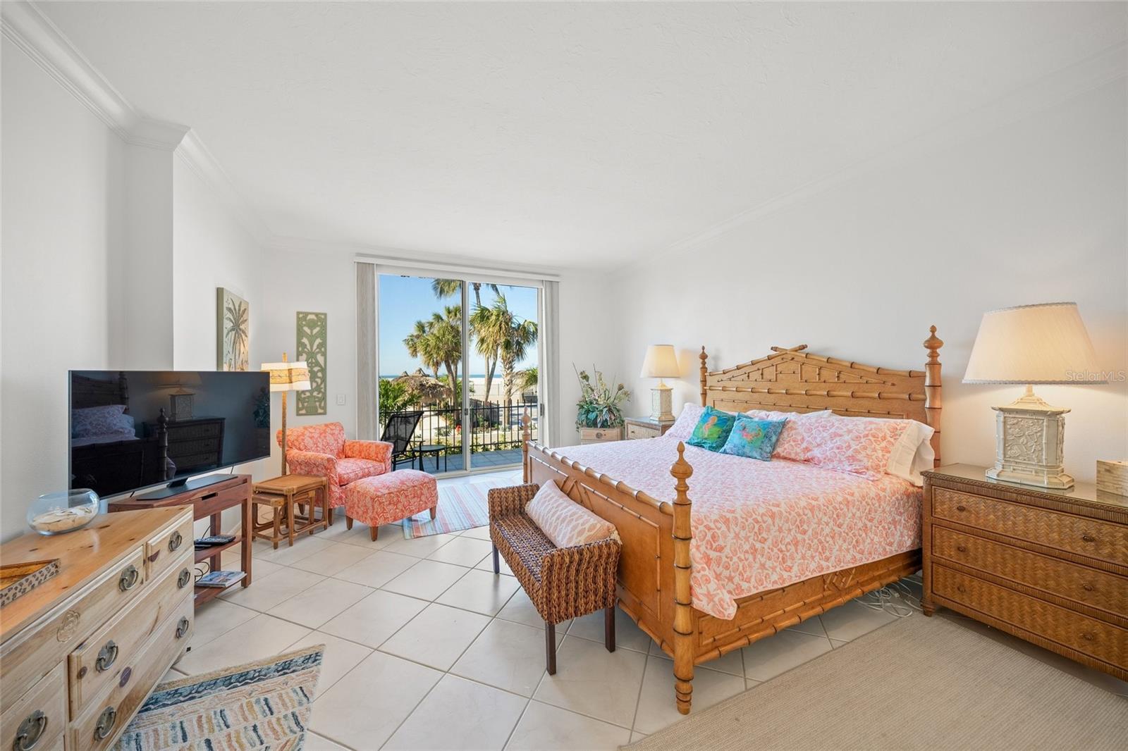 LIDO BEACH CLUB - Residential