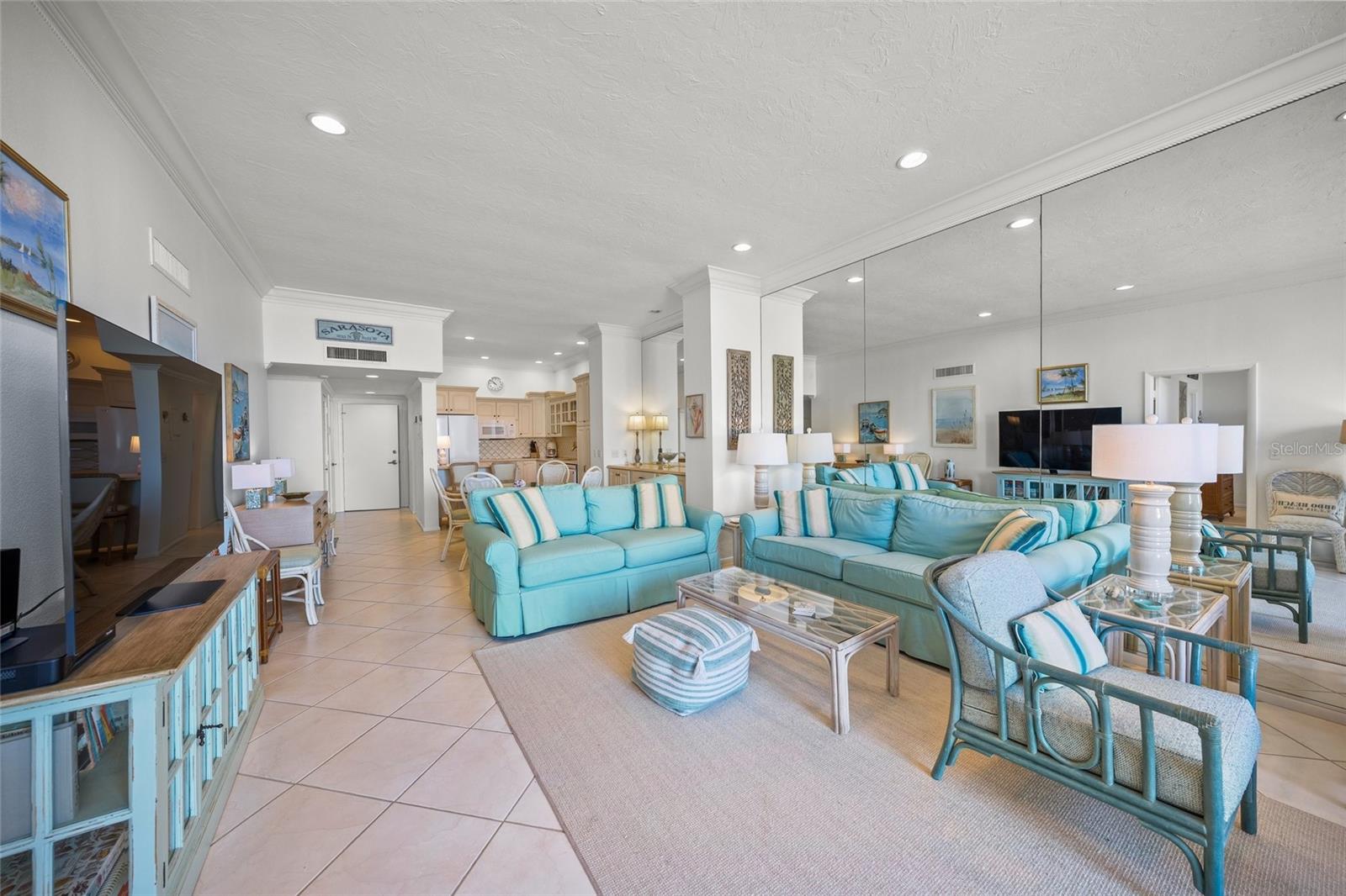 LIDO BEACH CLUB - Residential