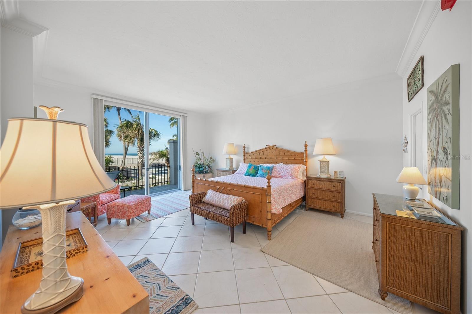 LIDO BEACH CLUB - Residential