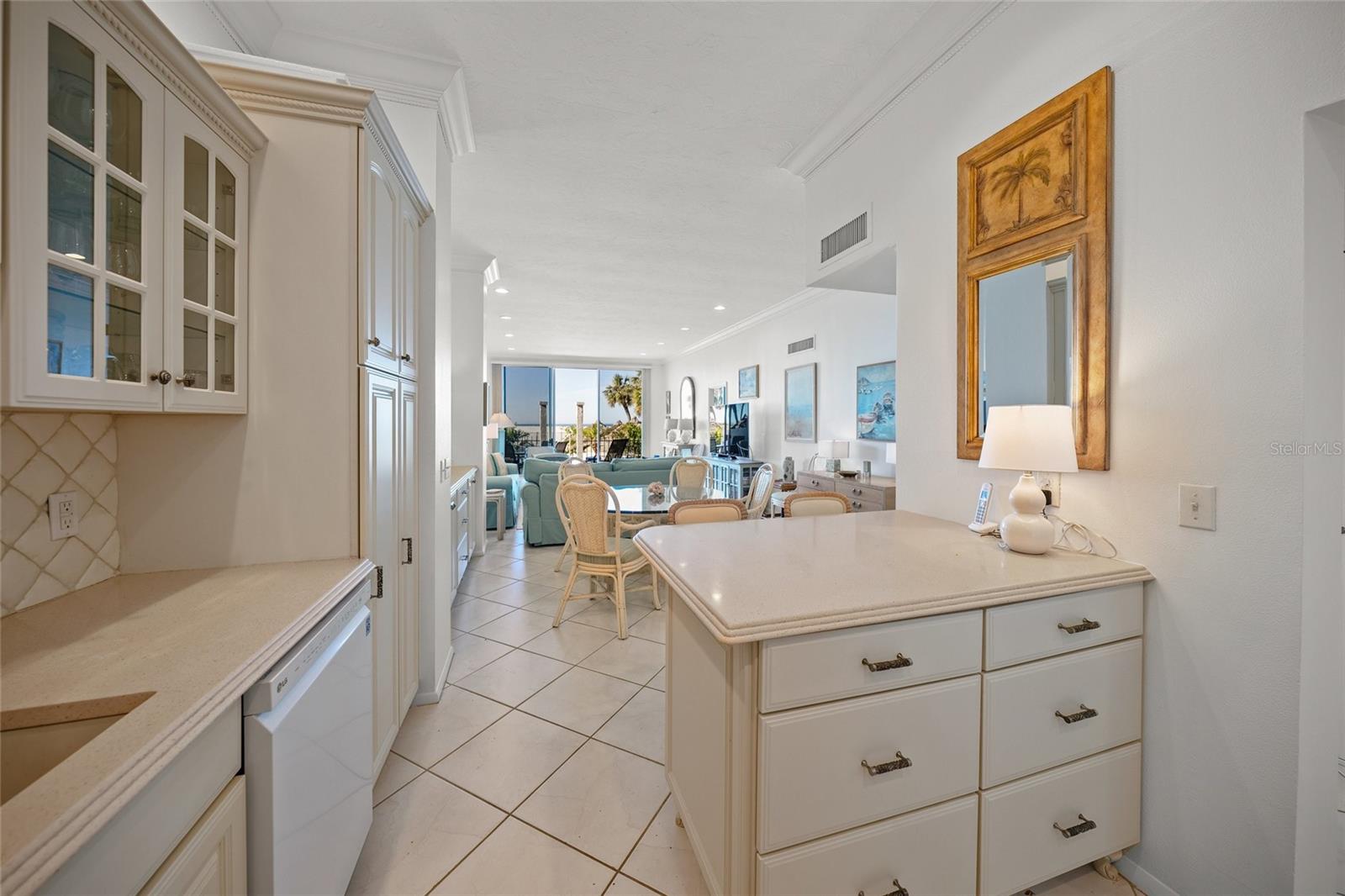 LIDO BEACH CLUB - Residential