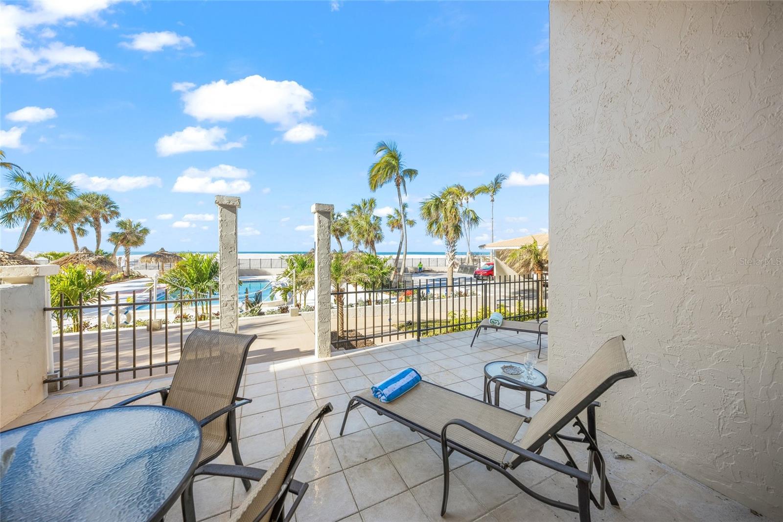 LIDO BEACH CLUB - Residential