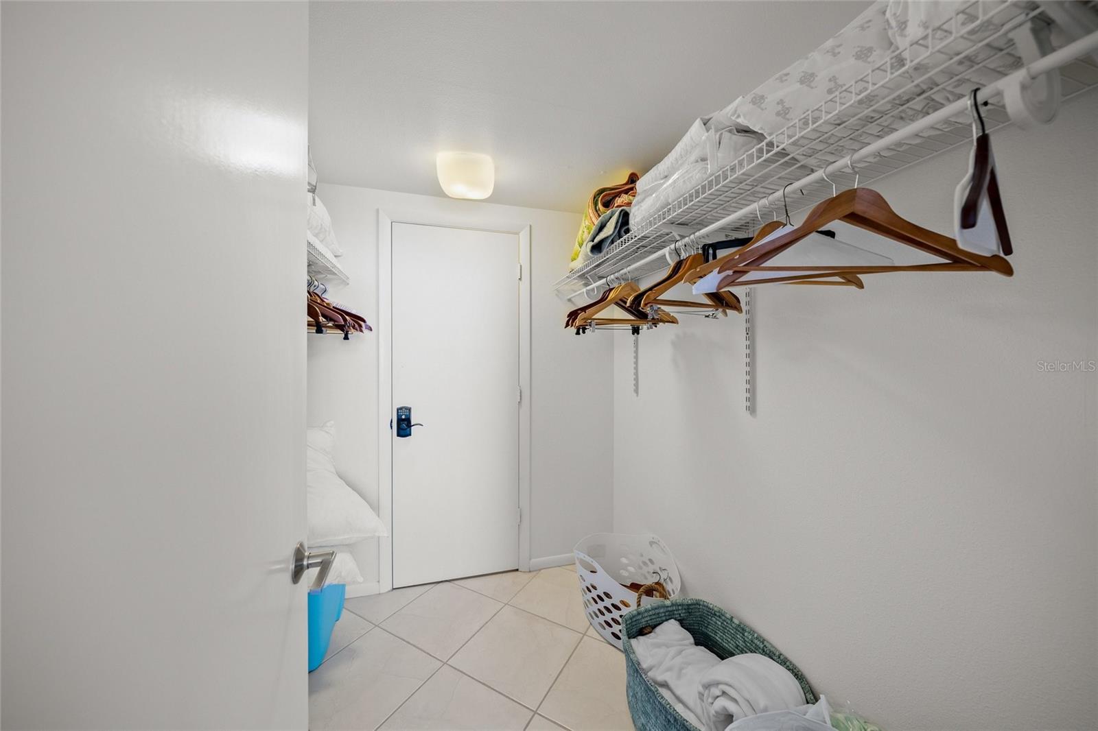 LIDO BEACH CLUB - Residential
