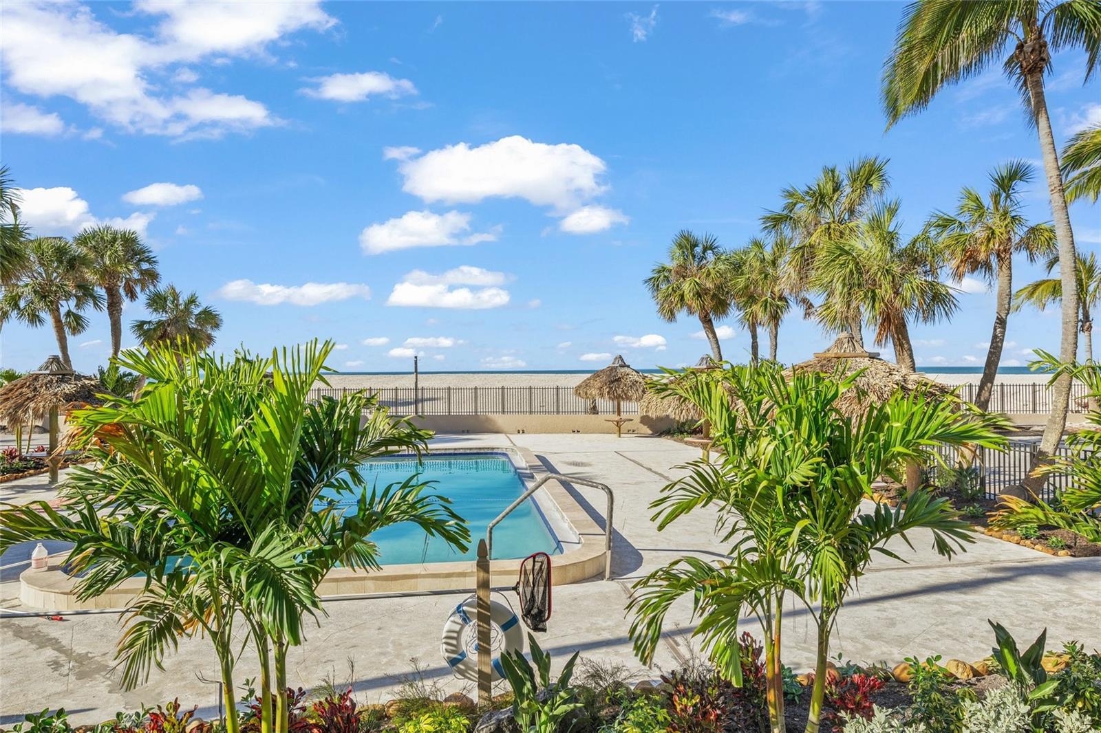 LIDO BEACH CLUB - Residential