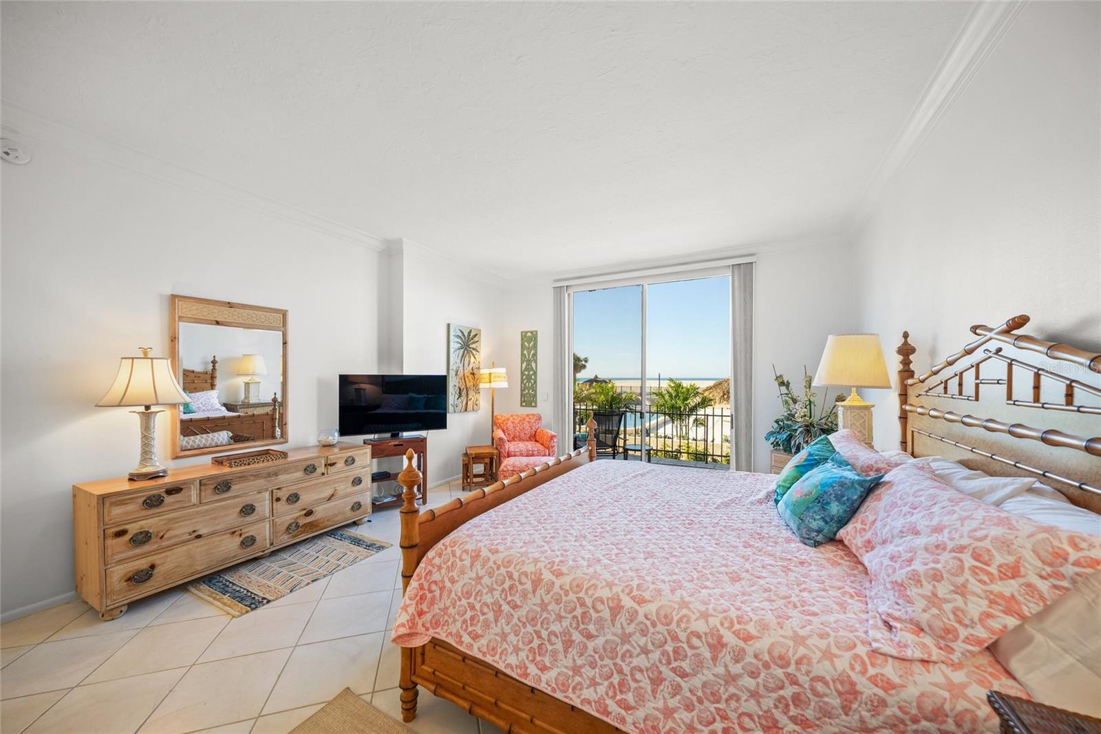 LIDO BEACH CLUB - Residential