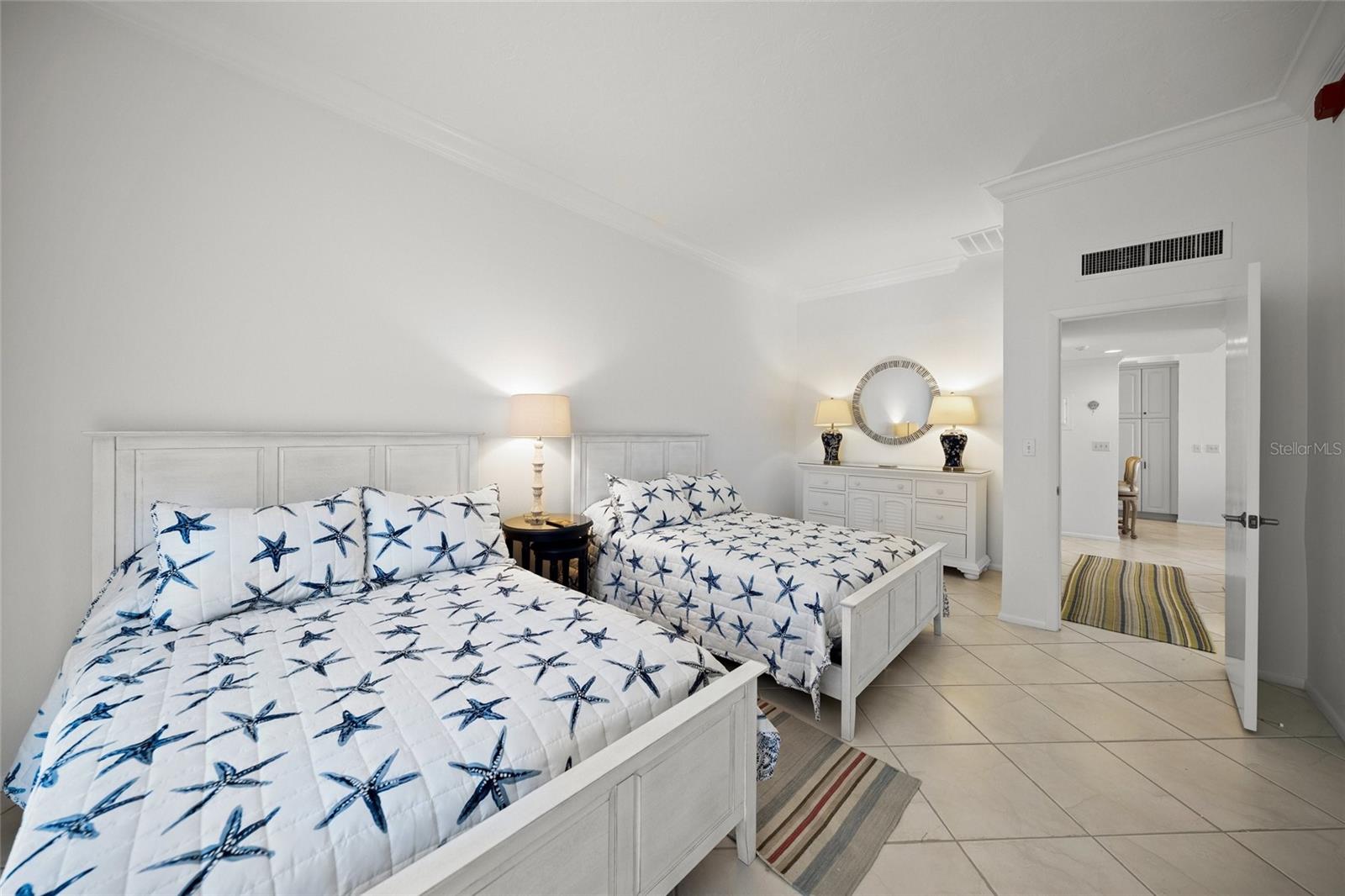 LIDO BEACH CLUB - Residential