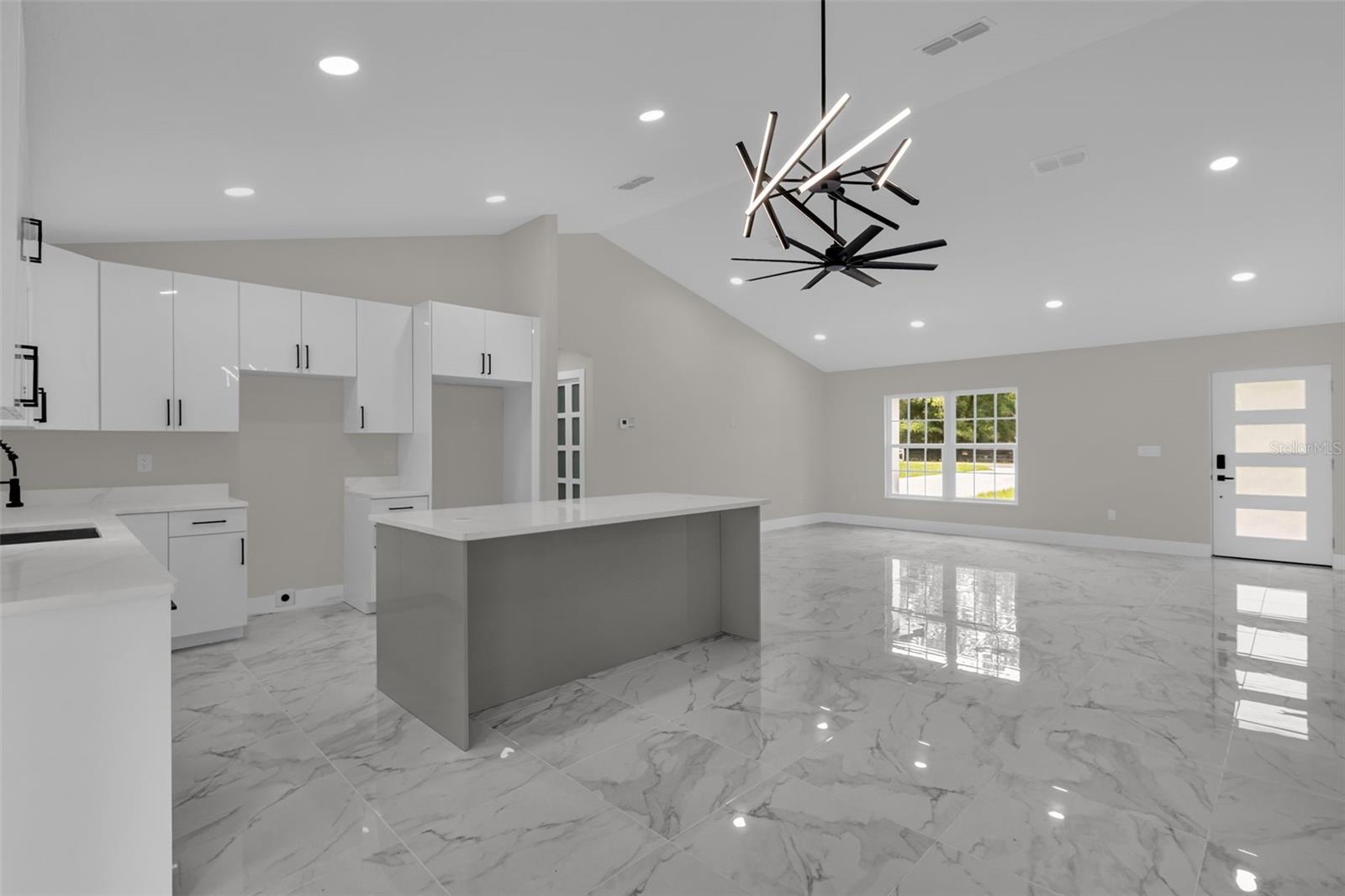 LAKE TROPICANA RANCHETTES - Residential