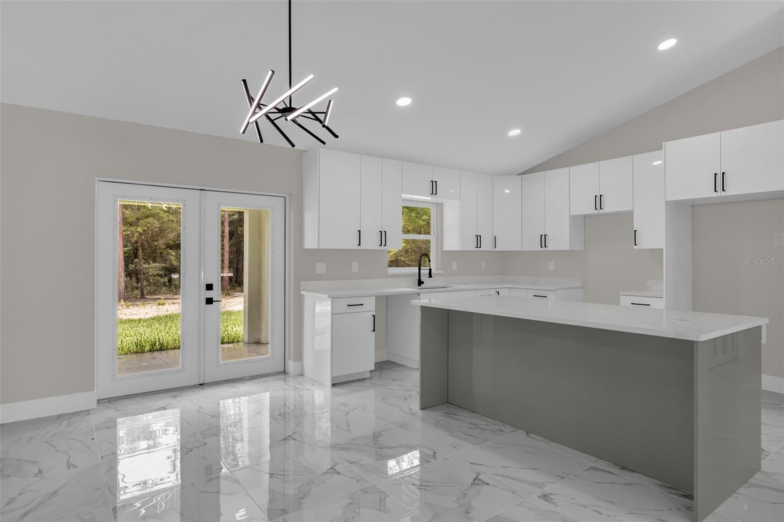 LAKE TROPICANA RANCHETTES - Residential