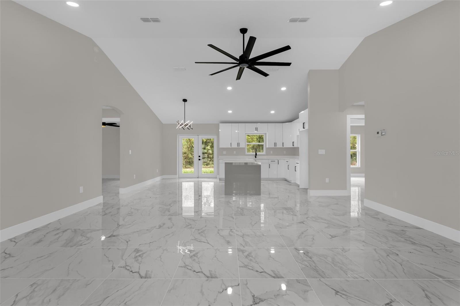 LAKE TROPICANA RANCHETTES - Residential