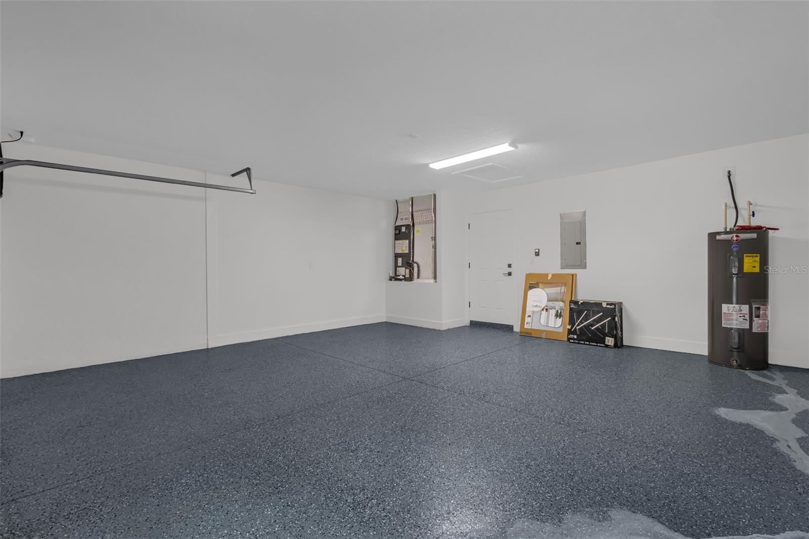 LAKE TROPICANA RANCHETTES - Residential