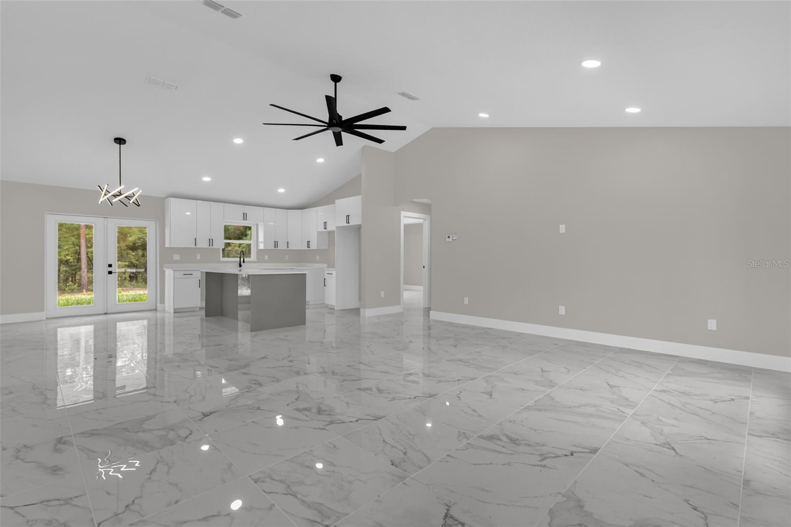 LAKE TROPICANA RANCHETTES - Residential