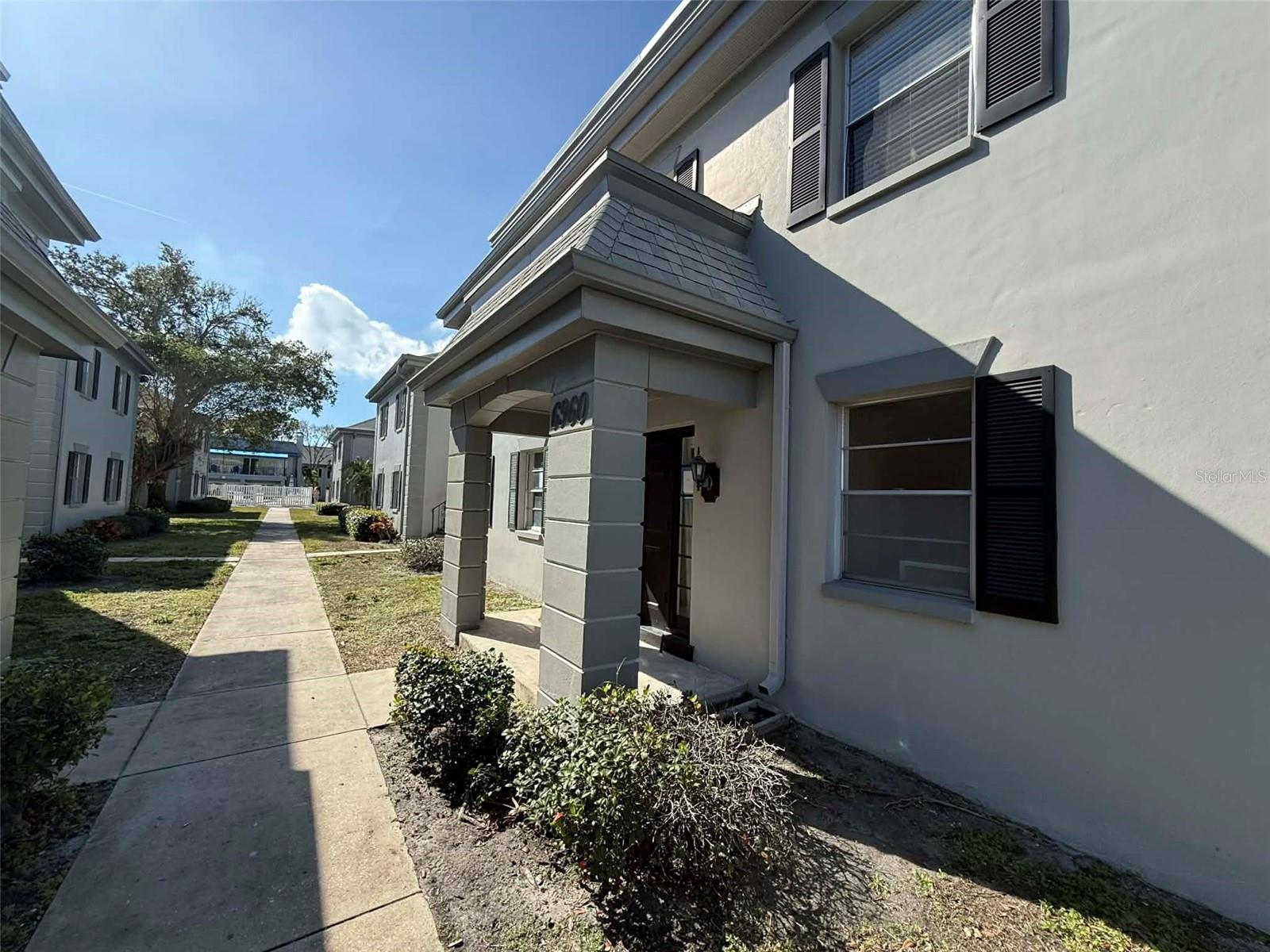 LES CHATEAUX CONDO - Residential