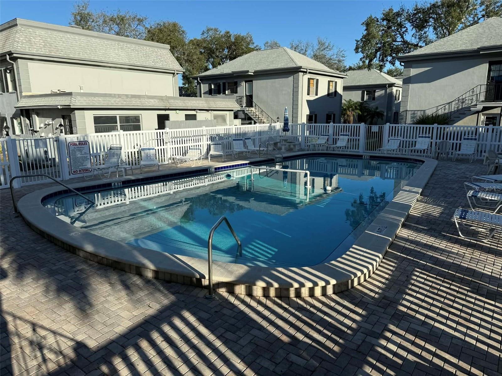 LES CHATEAUX CONDO - Residential