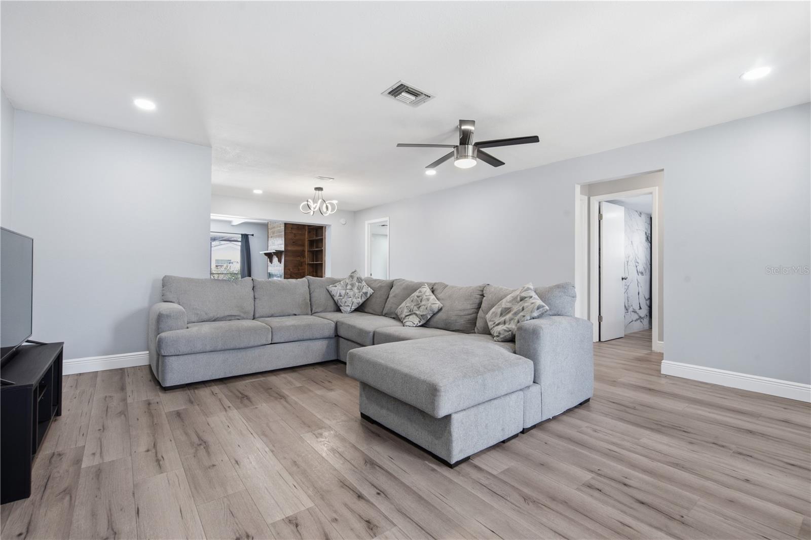 HARBOR PALMS-UNIT THREE - Residential