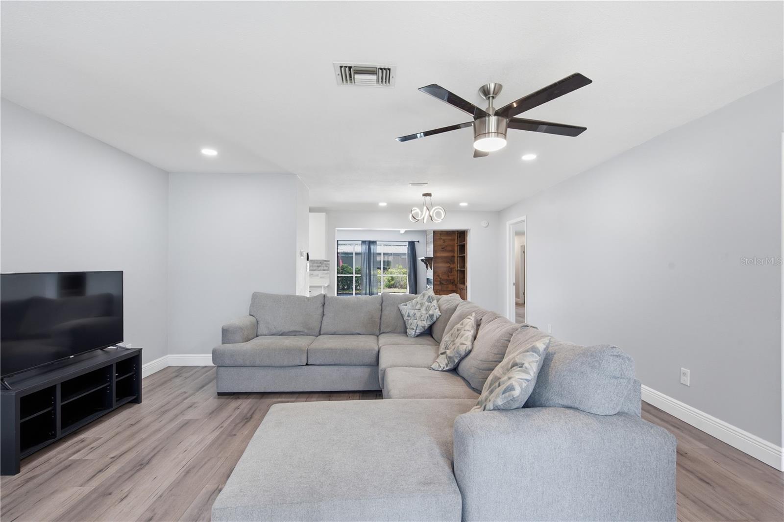 HARBOR PALMS-UNIT THREE - Residential