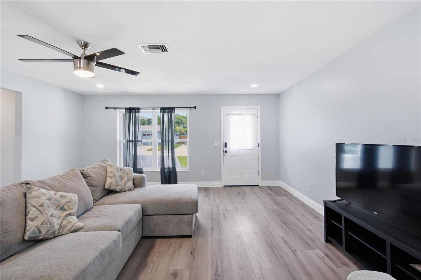 HARBOR PALMS-UNIT THREE - Residential