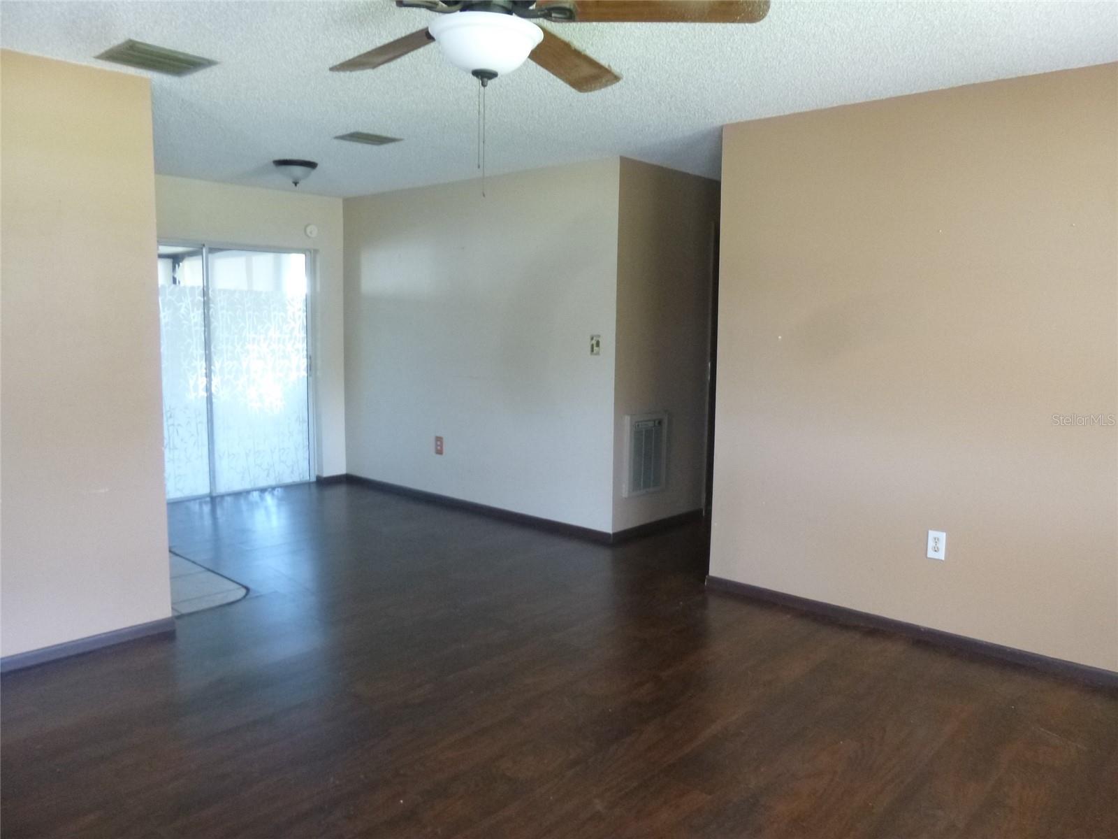 SUN RAY HOMES 02 - Residential