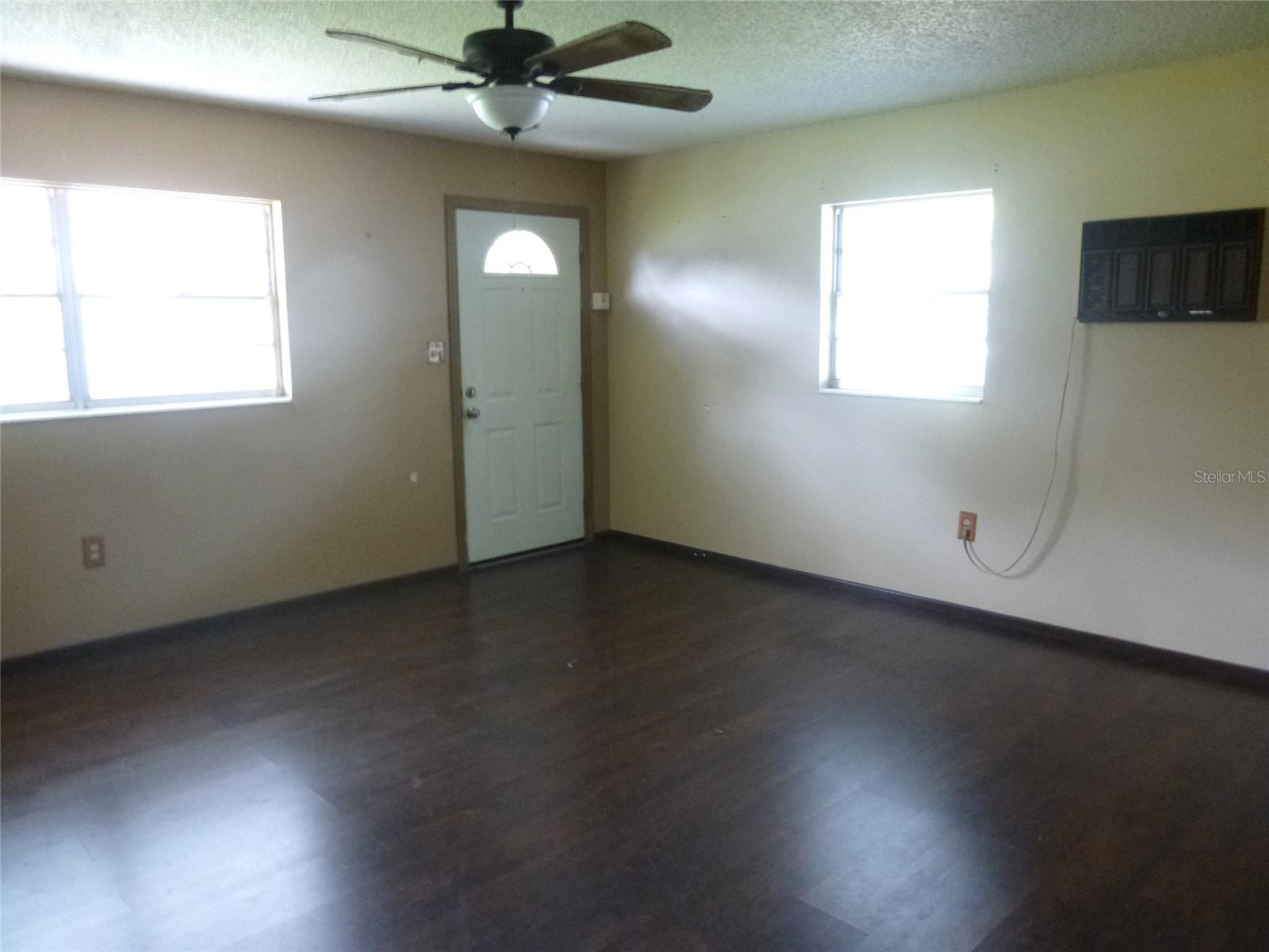 SUN RAY HOMES 02 - Residential